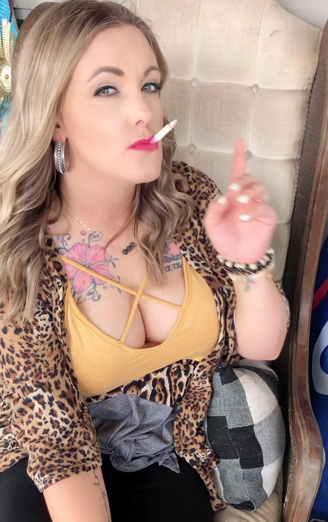 Like what ya see? I do custom pix/vids too posted by smoking_milf