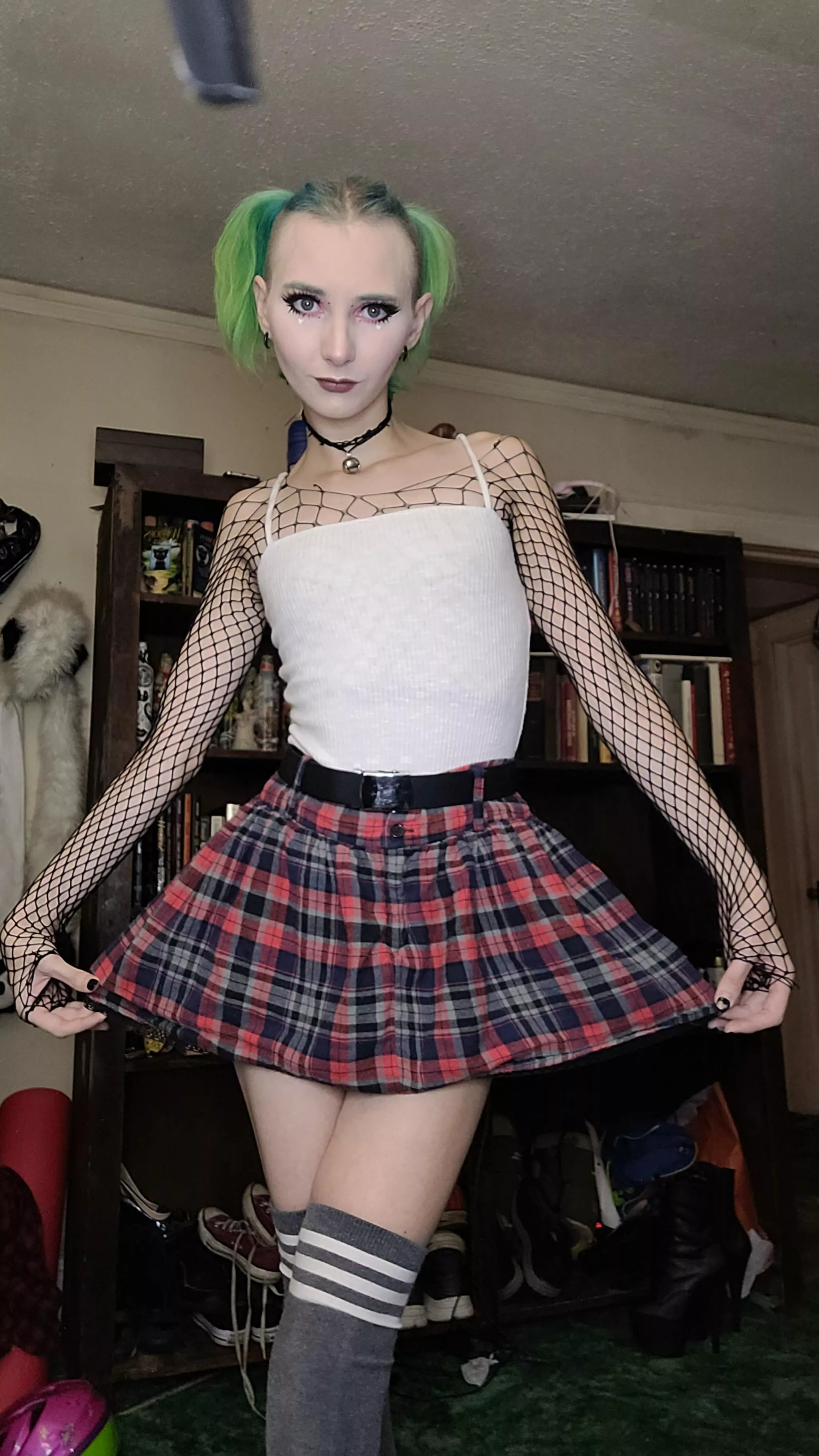 Lil punky school girl? [26f] posted by Puma_Lipps