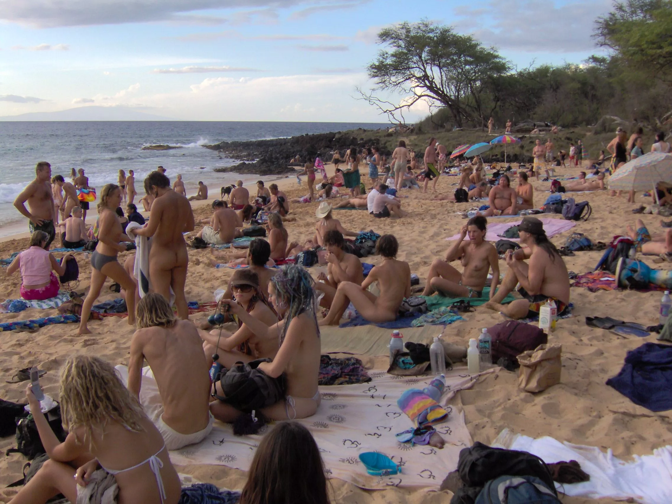 Little Beach, Maui, Hawaii posted by bobettebobqc