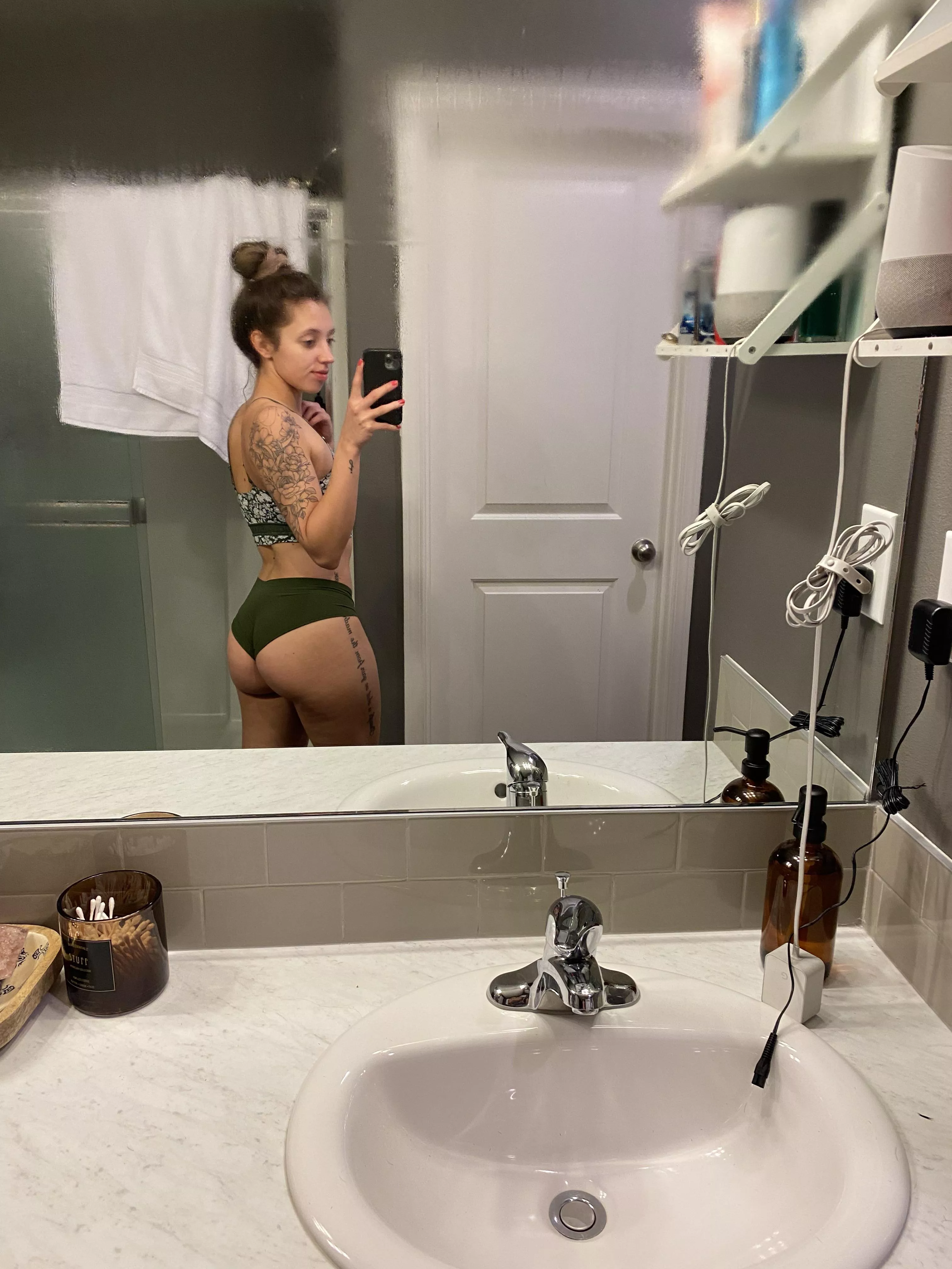 Little mirror selfie from the wife (; posted by drcho2124