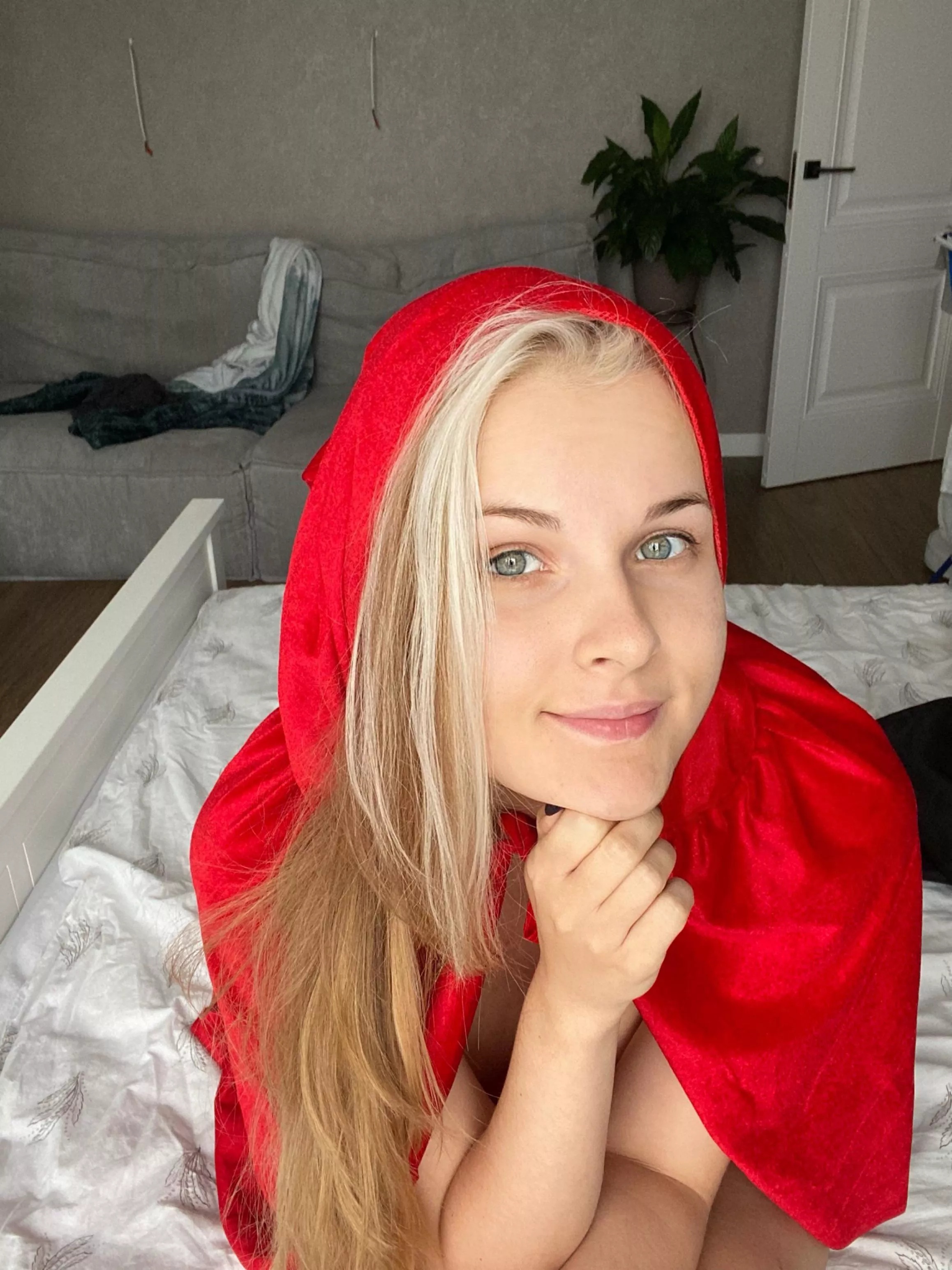 Little red riding hood ðŸ˜… posted by tanywitch