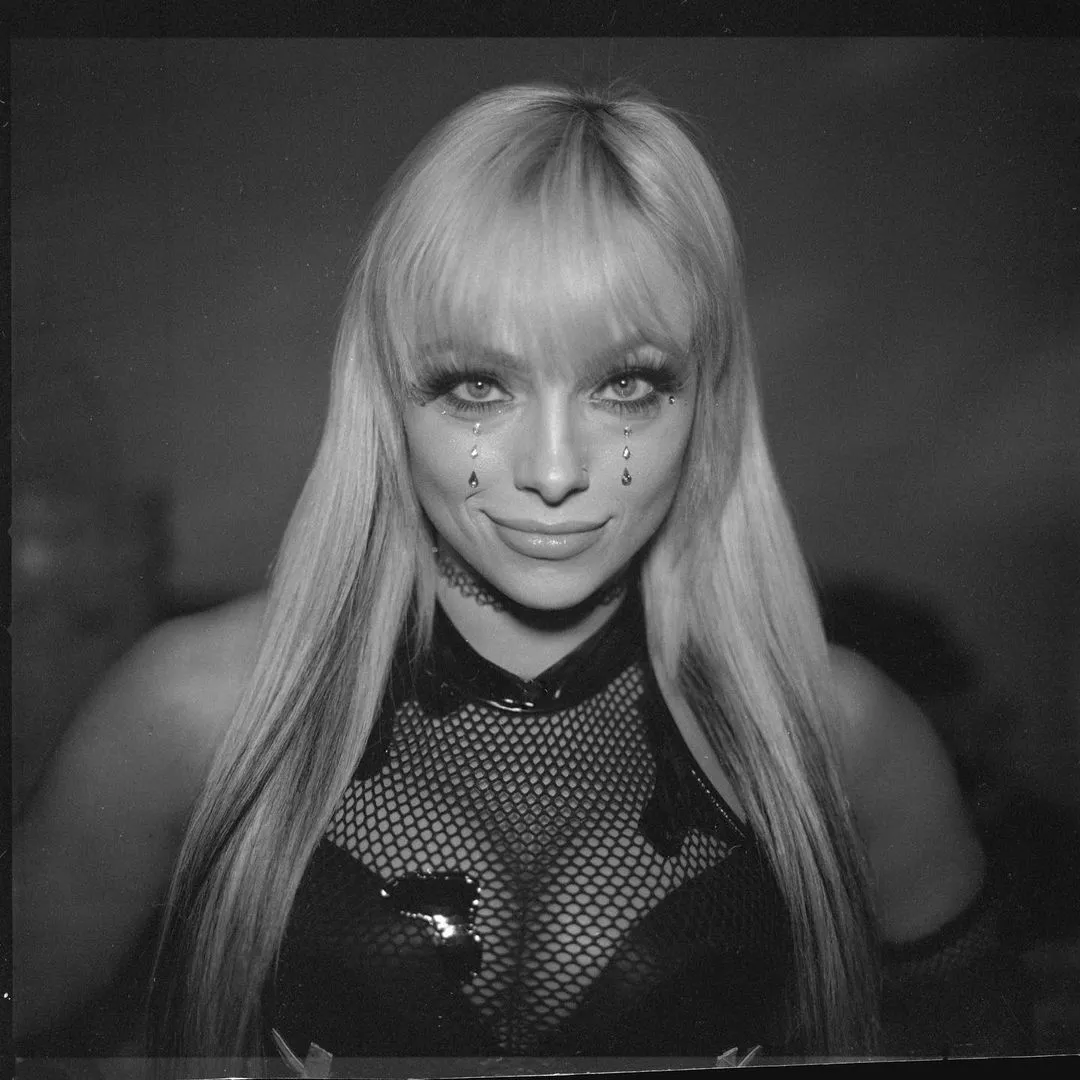 Liv lookin so sexy in those bangs posted by TittyMasterFiend