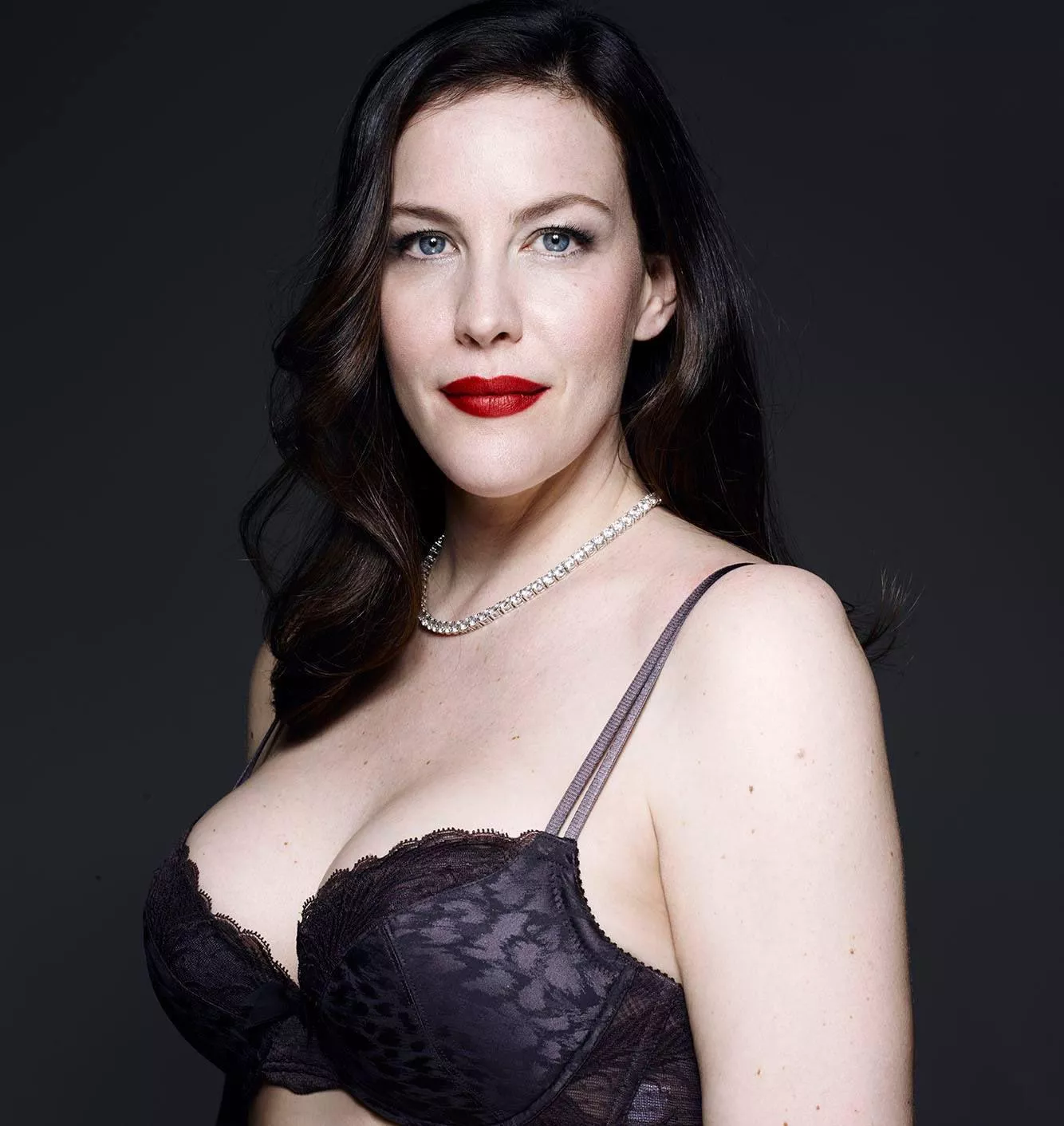 Liv Tyler looking like a friendâ€™s hot momâ€¦ posted by Wakabomb