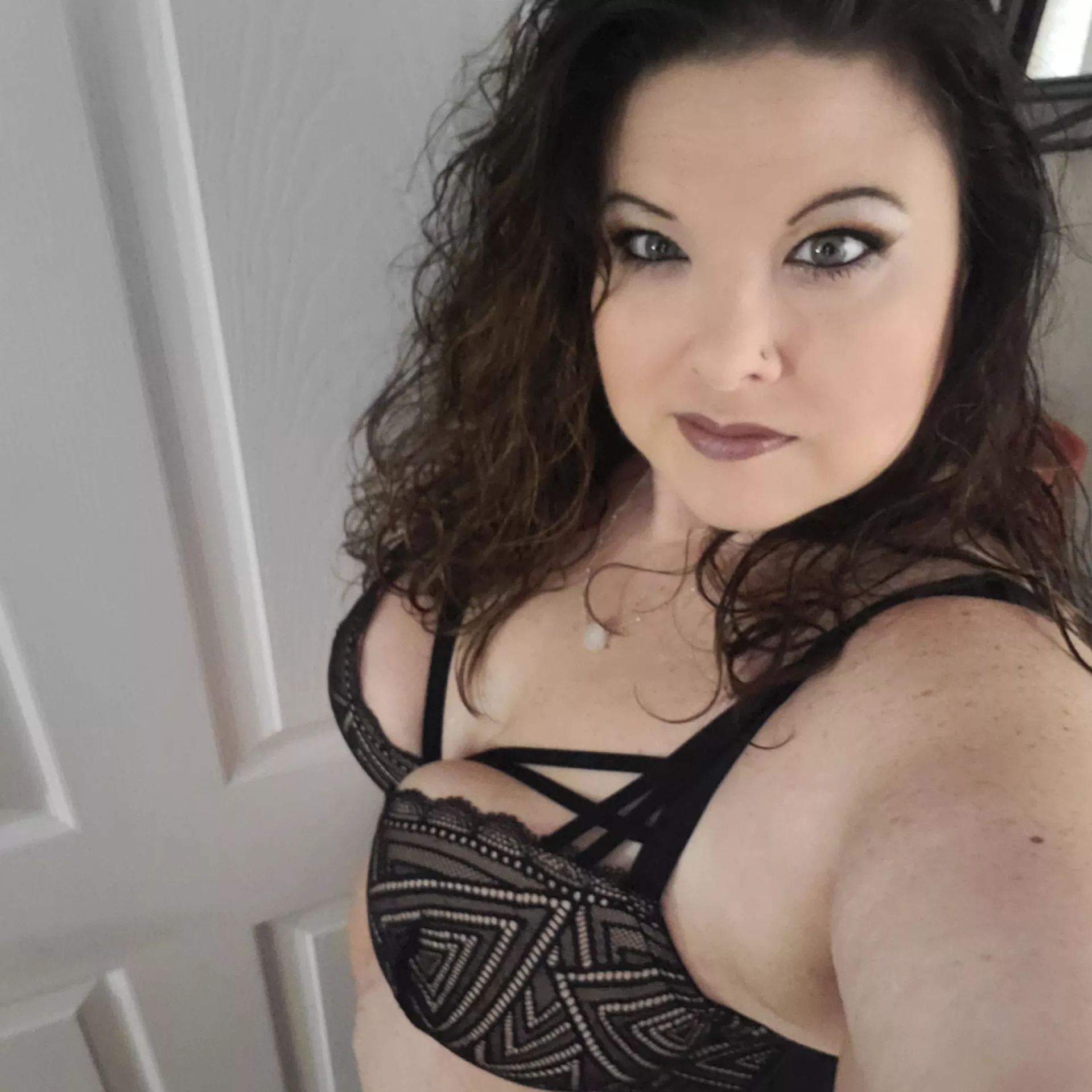 Live in 5 on chaturbate posted by TheMatriarch78