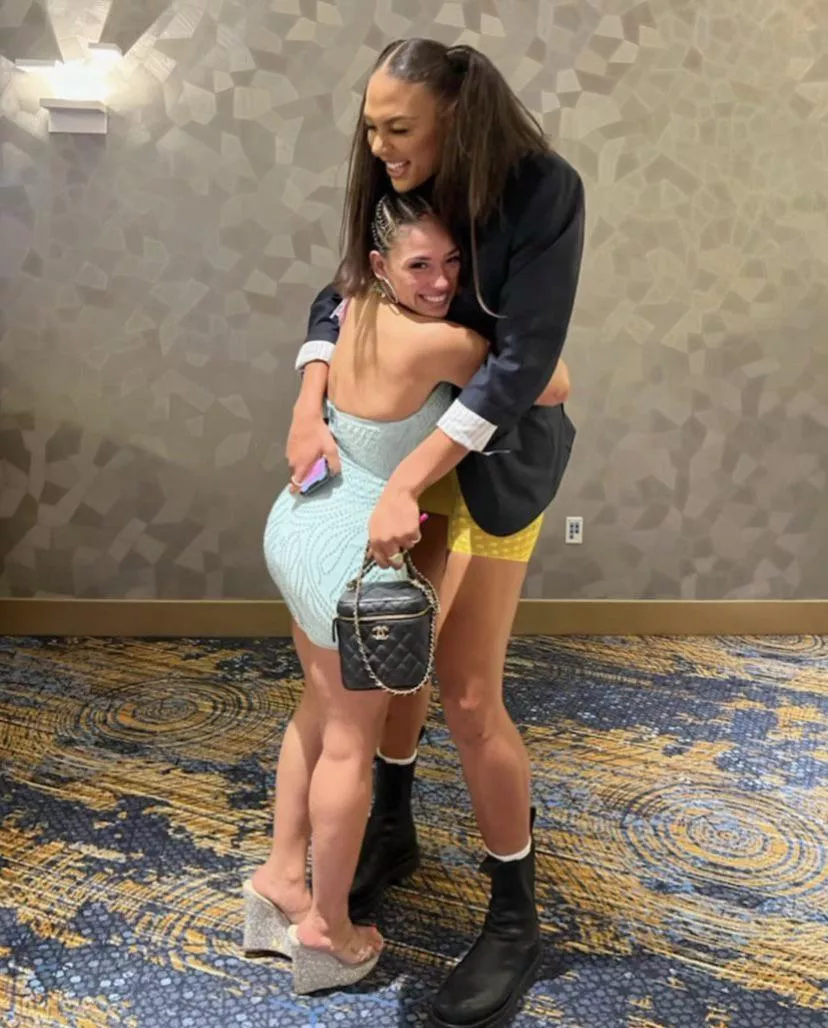 Liz Cambage (WNBA) and Valerie Loureda (UFC) pre fight posted by Objective-Kiwi4955