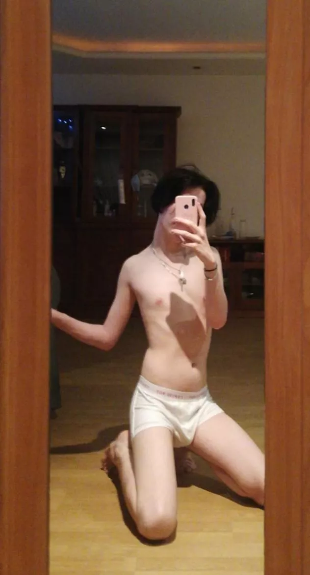 lonely in the middle of the night 😓 posted by 69420femboy