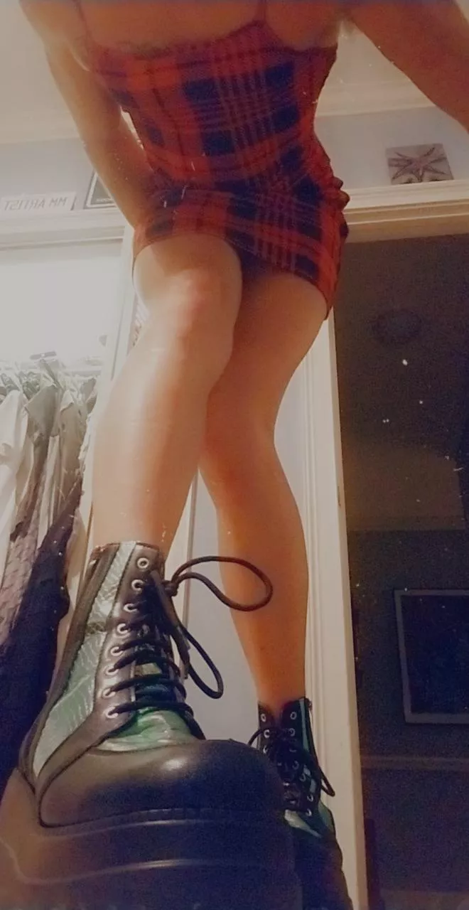 Long legs call for tall boots 😘 posted by jocelynnchastity