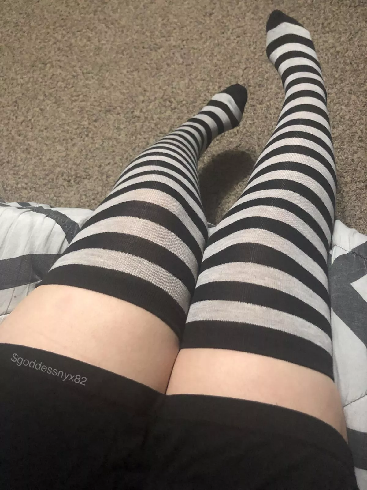 Long socks and skirts >>>>> posted by SpookyBrat82