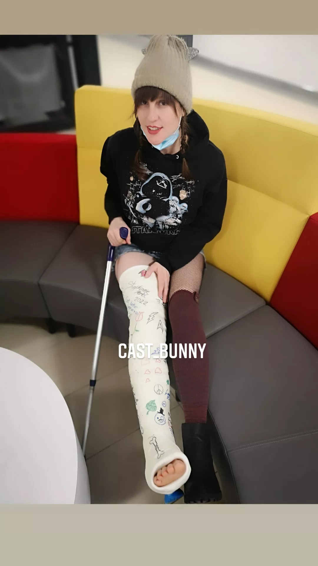 Long socks + long leg cast ðŸŒŸðŸ¤© posted by Cast_Bunny