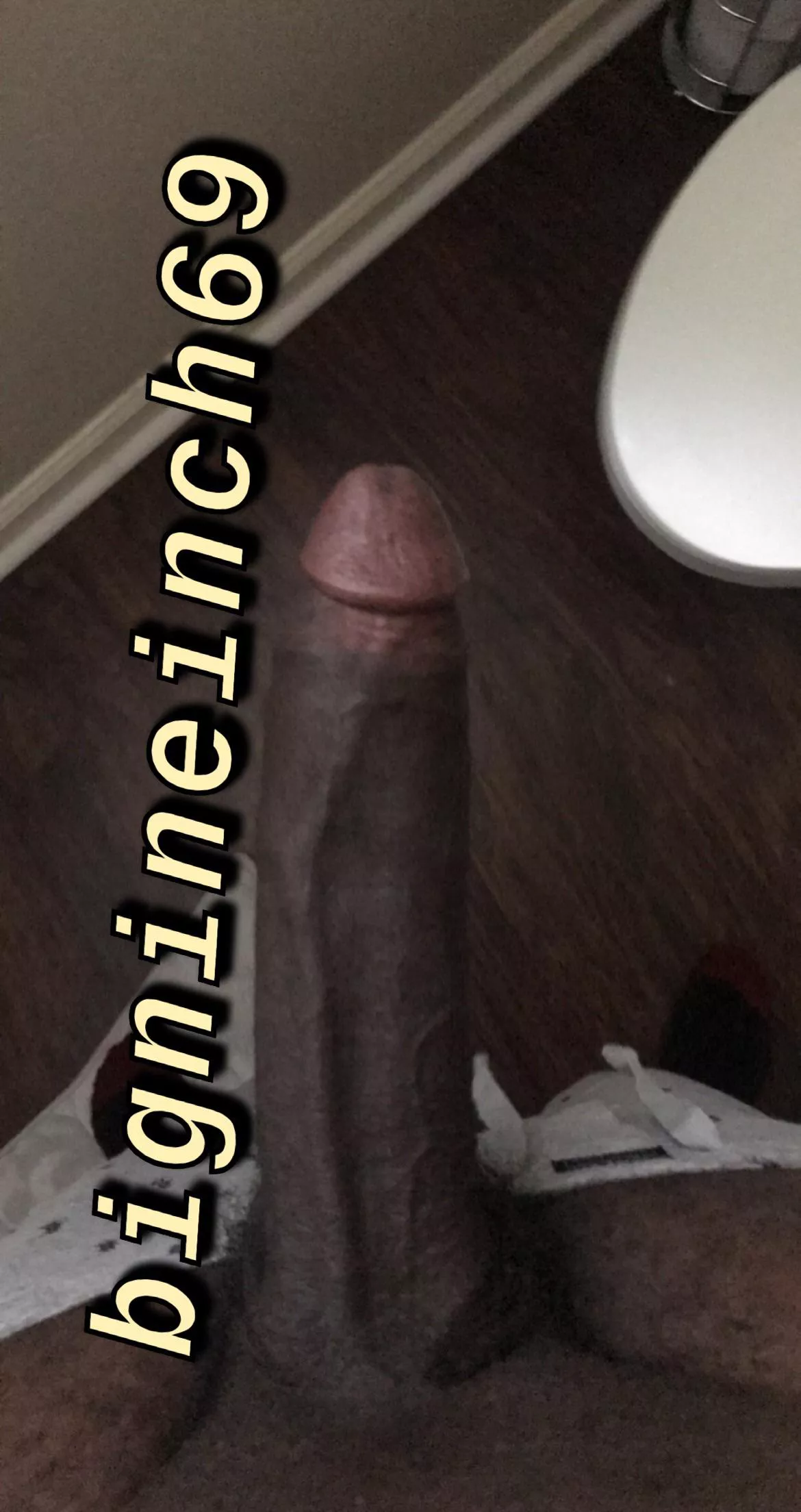 long , thick & veiny 😏🍆 posted by bignineinch69