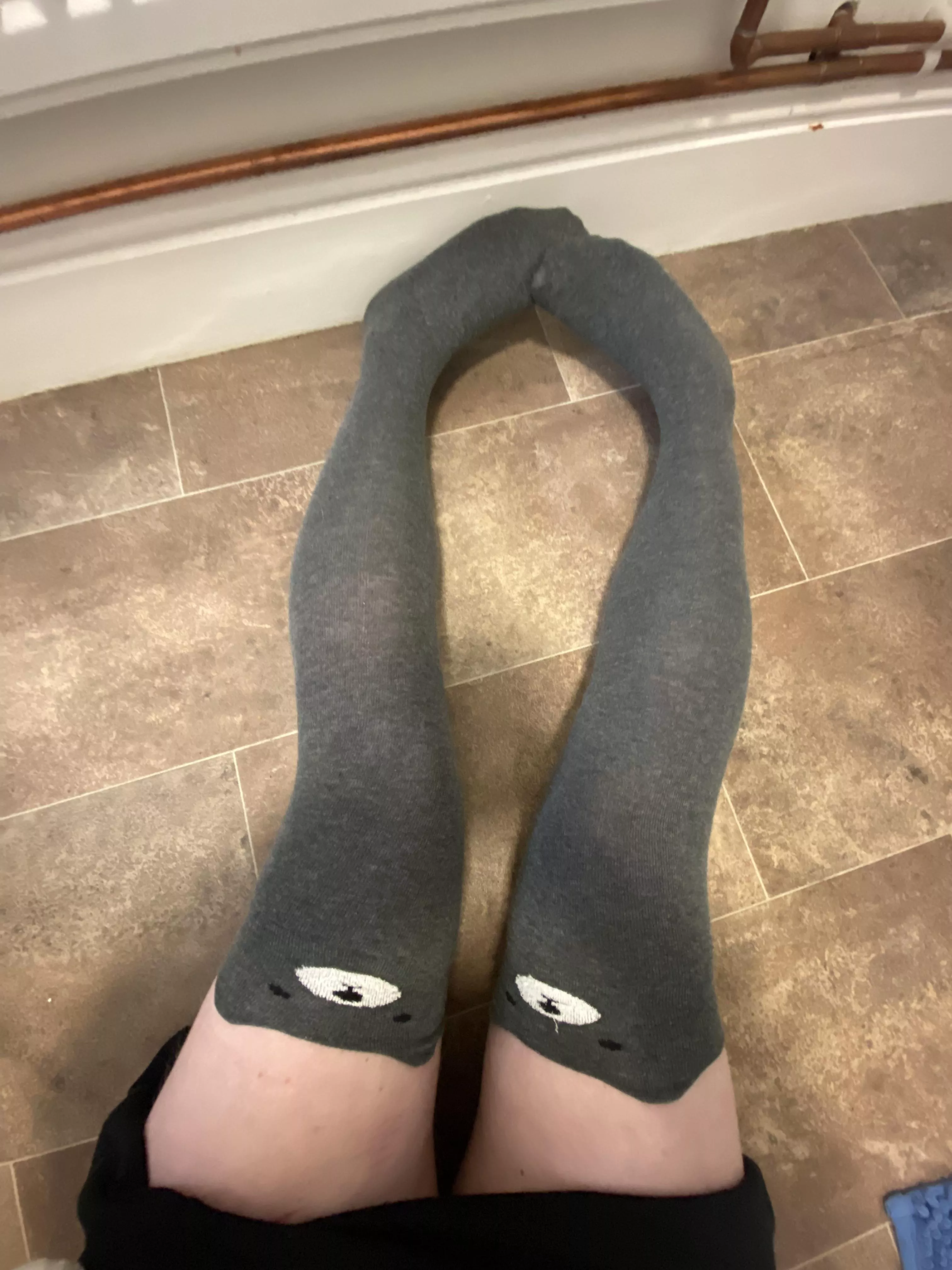 LOOK AT MY SOCKS!!!!!!! posted by icryloads