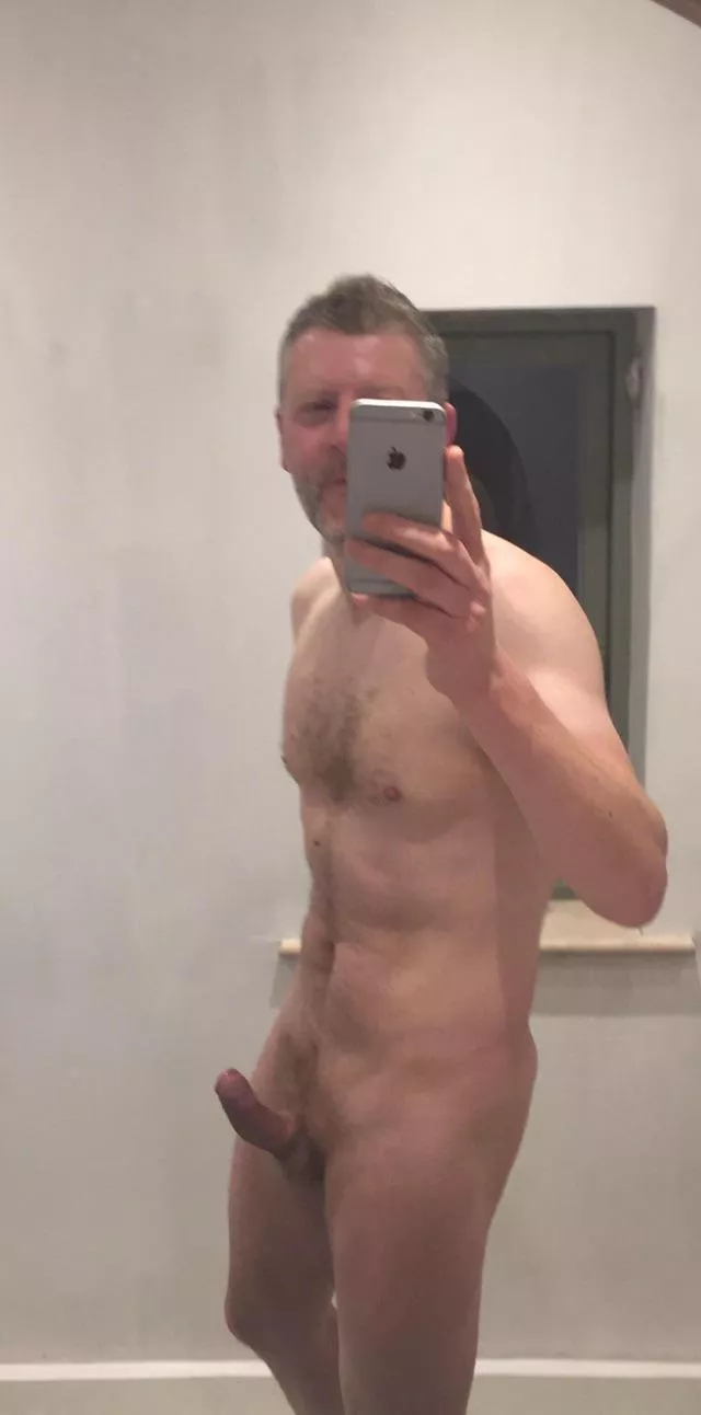 Looking for loveâ€¦..[50] uk posted by Slurticogan