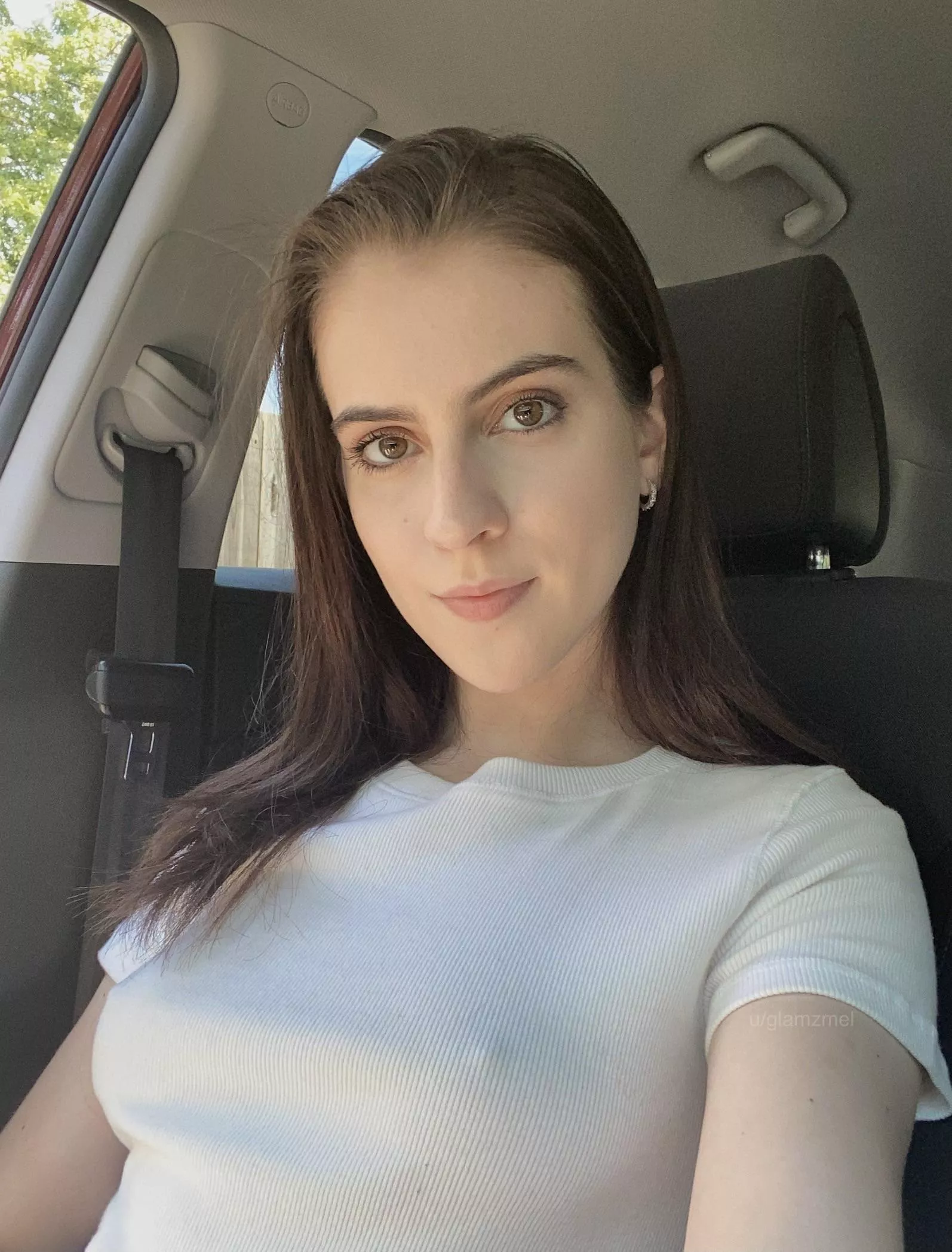 Looking for someone who would fuck me in the car 🙈 posted by glamzmel