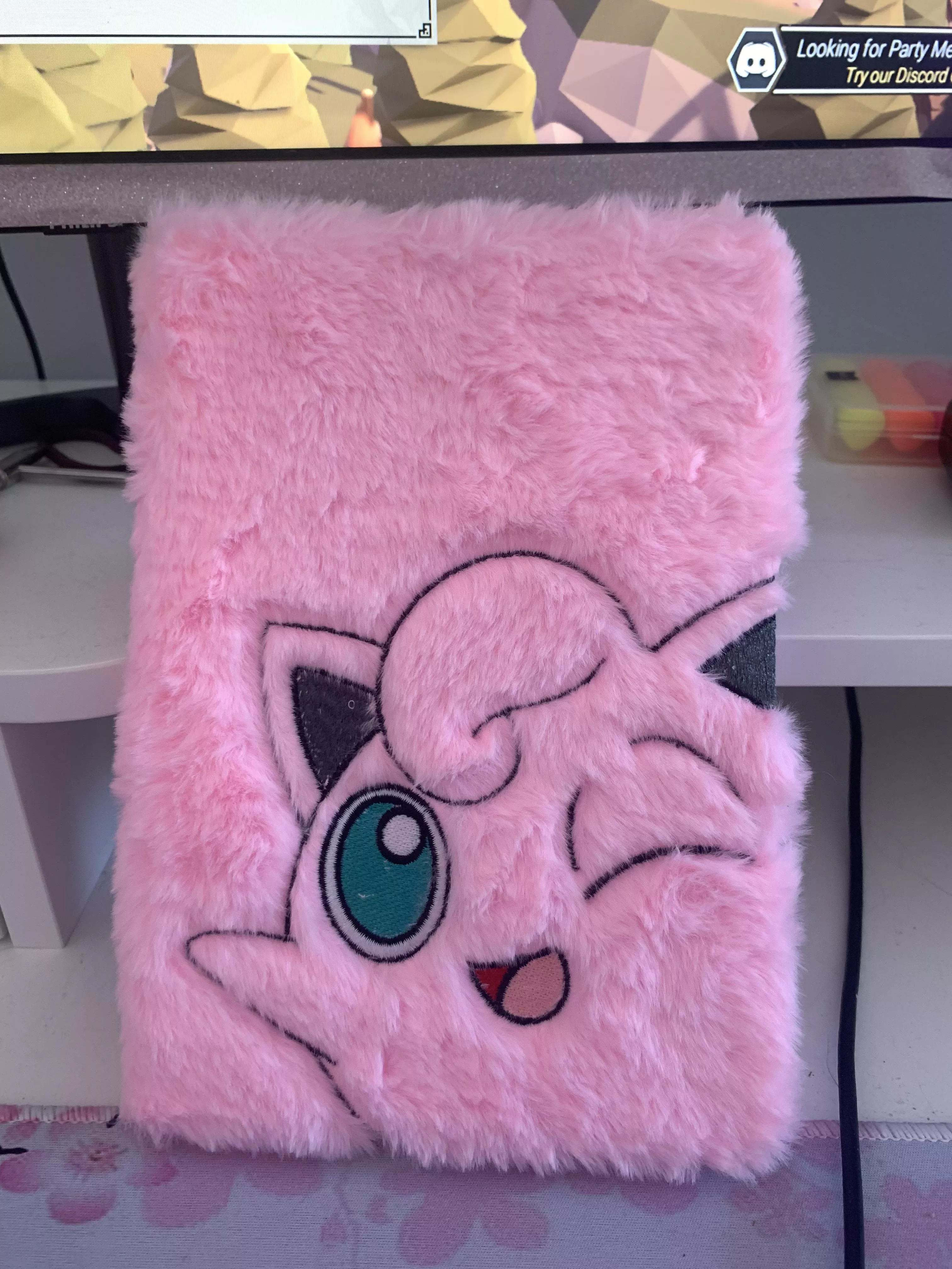 Looks at the cute fluffy notebook I bought yesterday hehehe itâ€™s so fluffffyyyyyy and soft ðŸ¥°ðŸ¥° posted by isobellie7