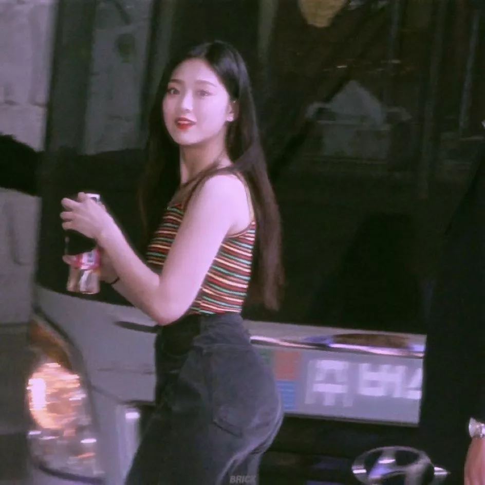 Loona - Hyunjin posted by threebros23