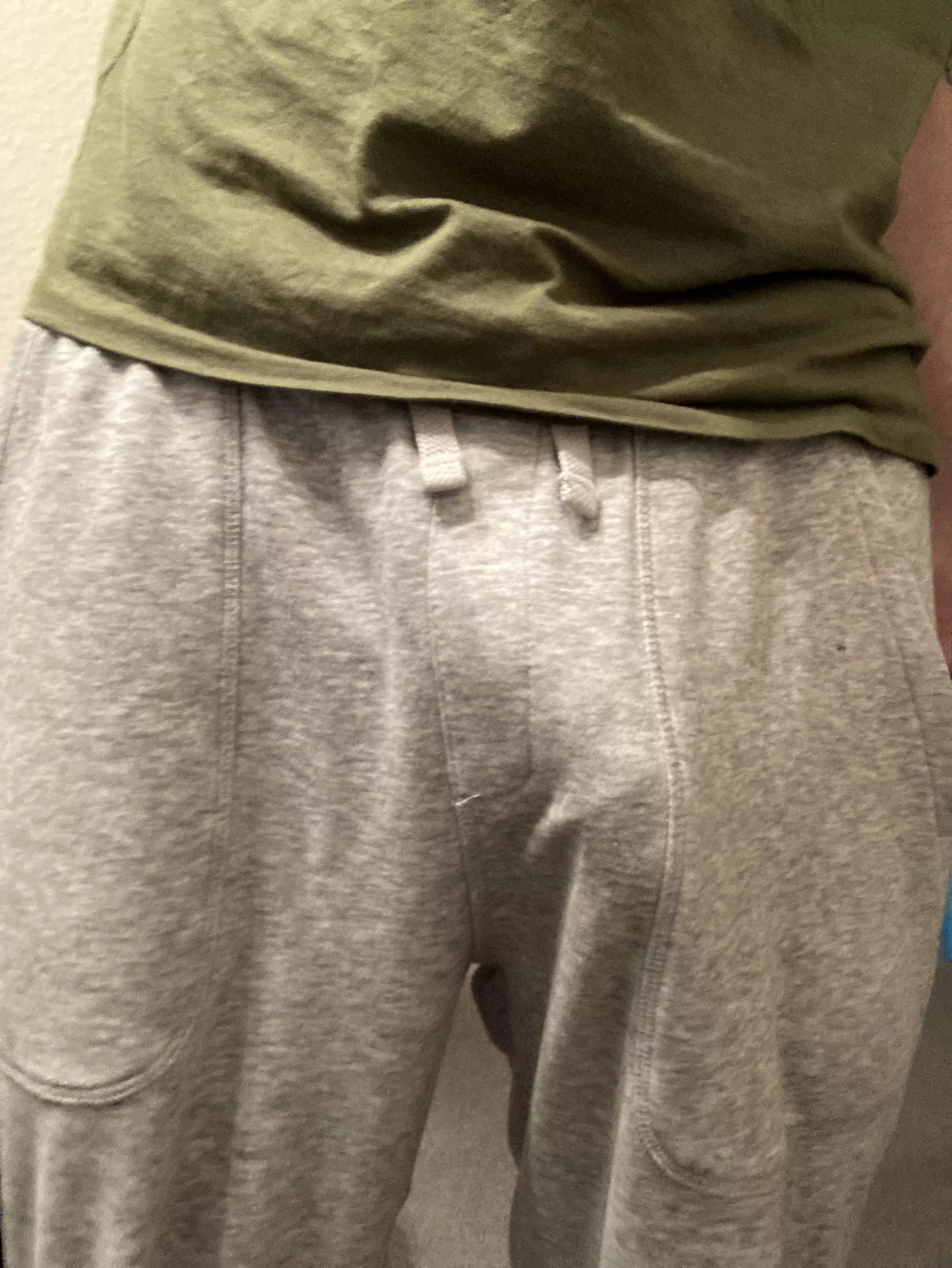 Loose sweatpants but you can still see it 😂 (32) posted by Ste_Here