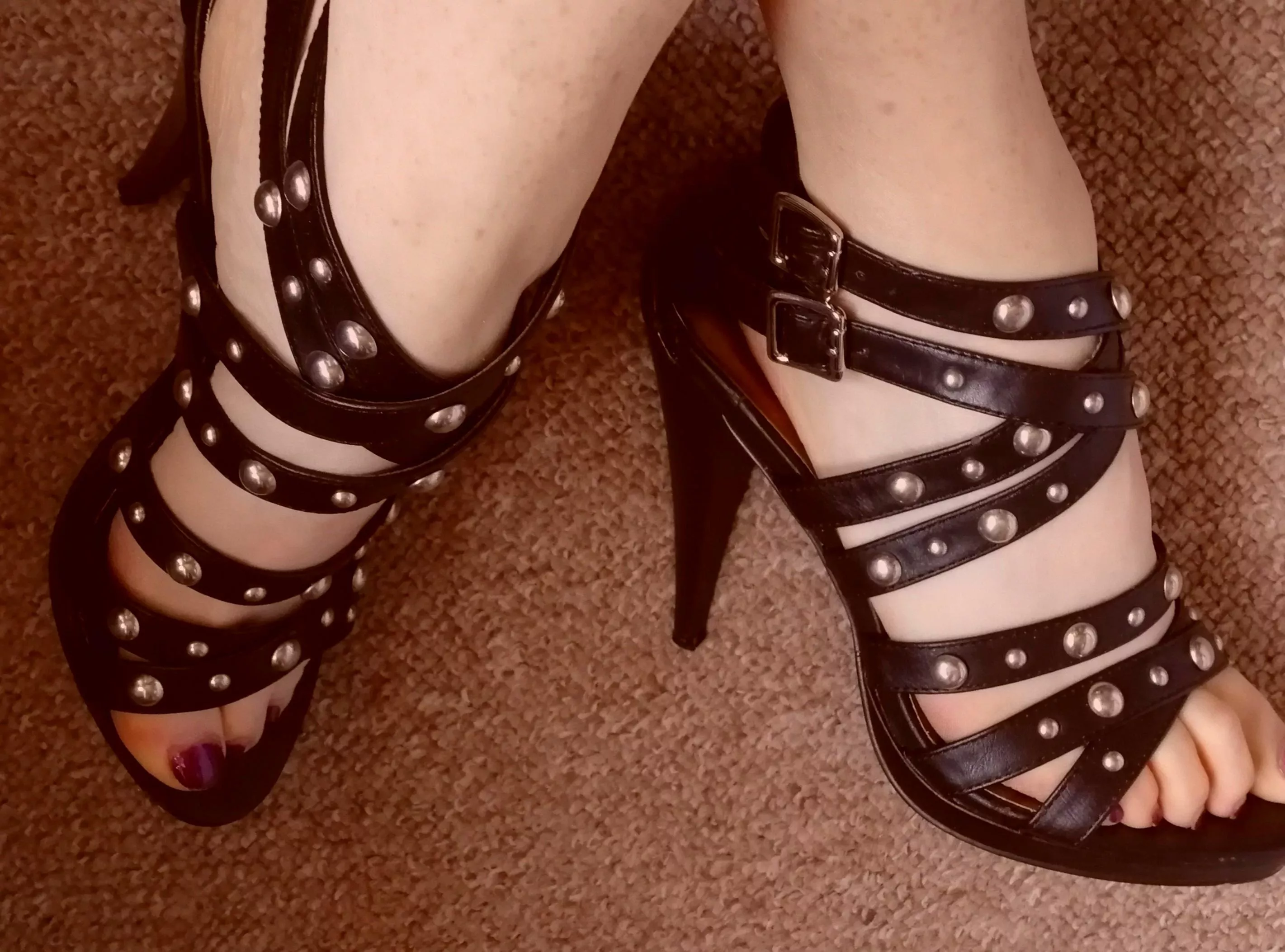 Love my strappy fun sandals 😉🥰 posted by BonnieSoles