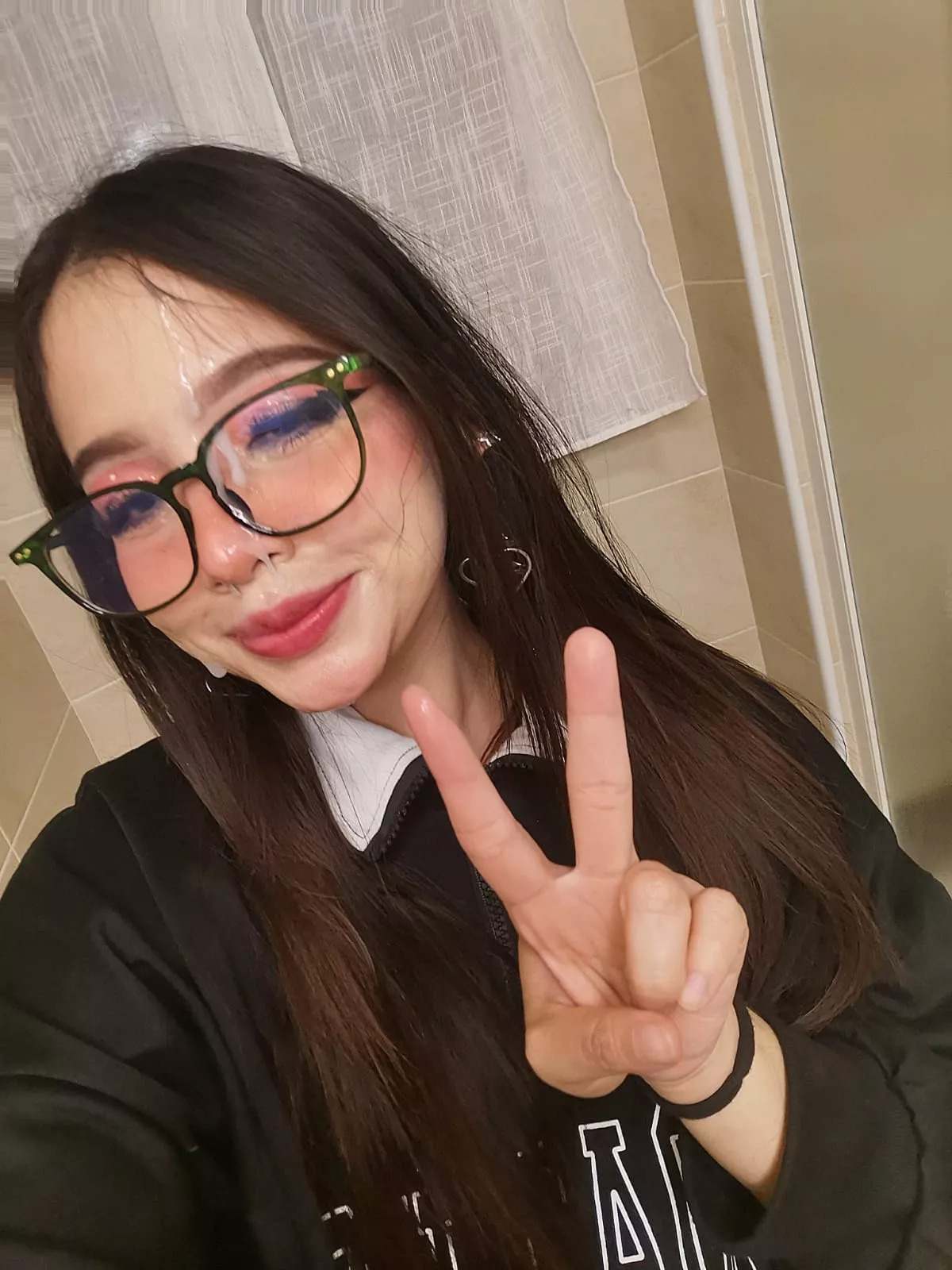 Love, peace and cum on my Asian face 💦 posted by LovingEli1