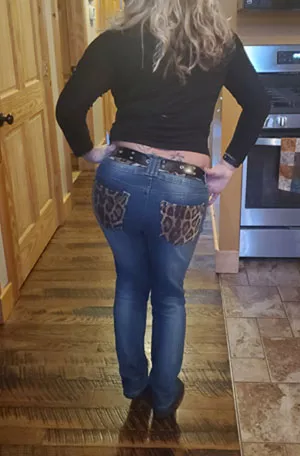 love showing off my ass in sexy jeans posted by wyckedjasmine