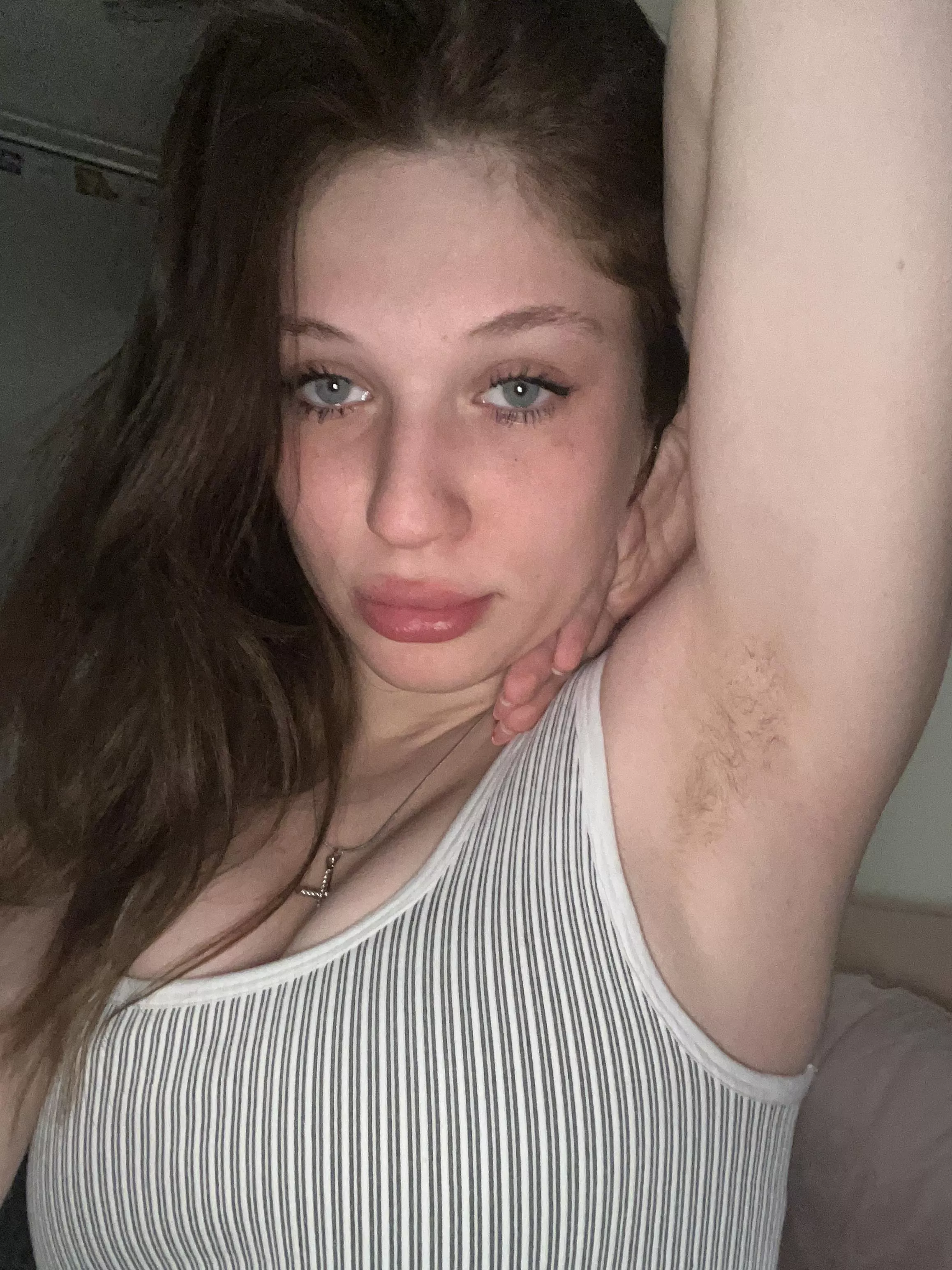 love showing off my pits<3 posted by cyberslut03