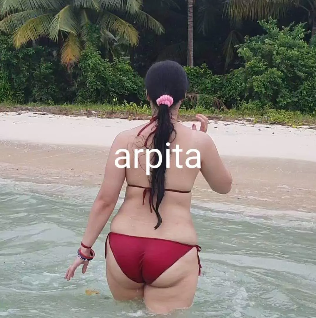 Love to see horny guys lusting my sexy wife Arpita … posted by lovelord1234