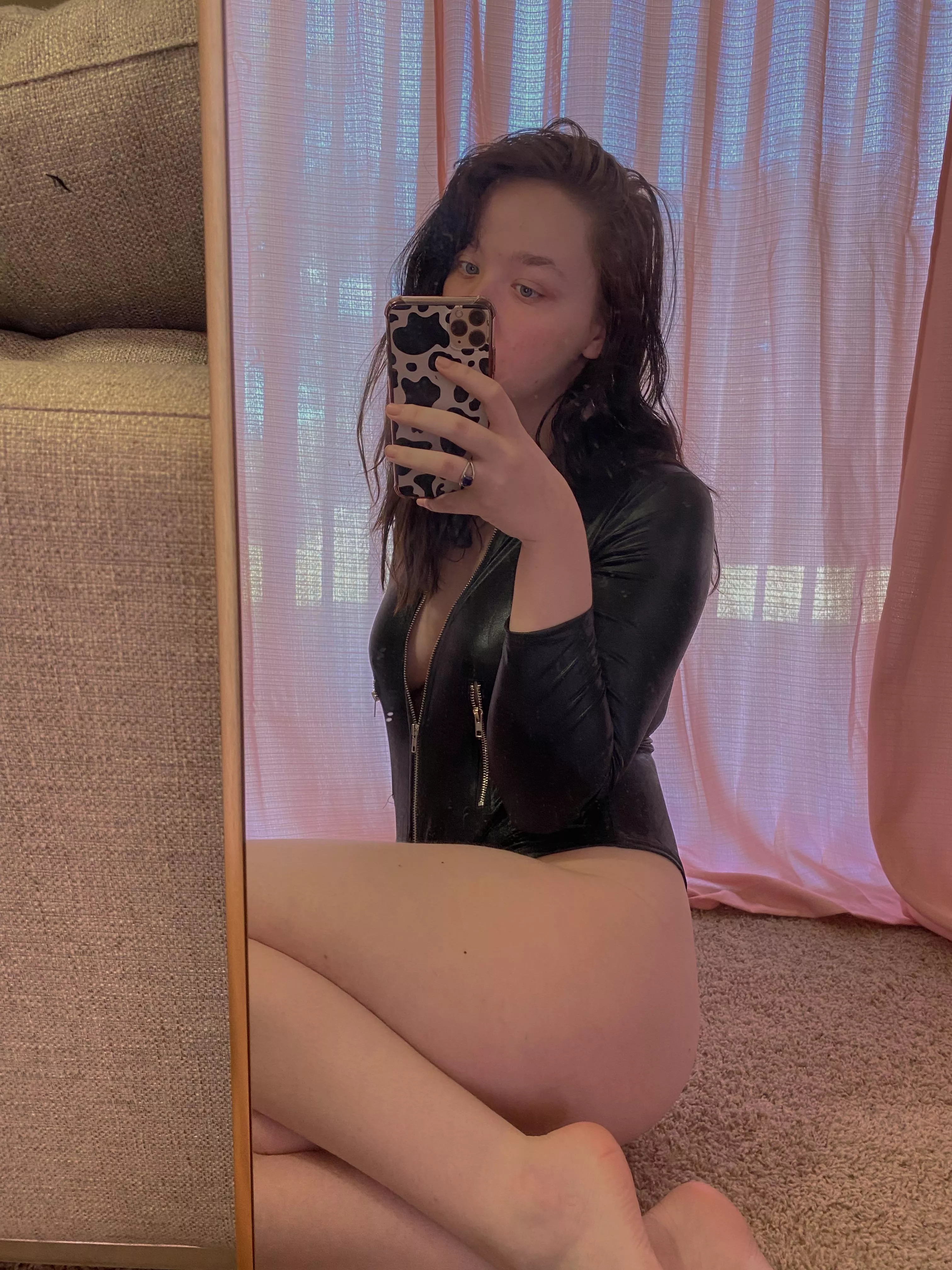 Loving my black bodysuit posted by goddesstormie