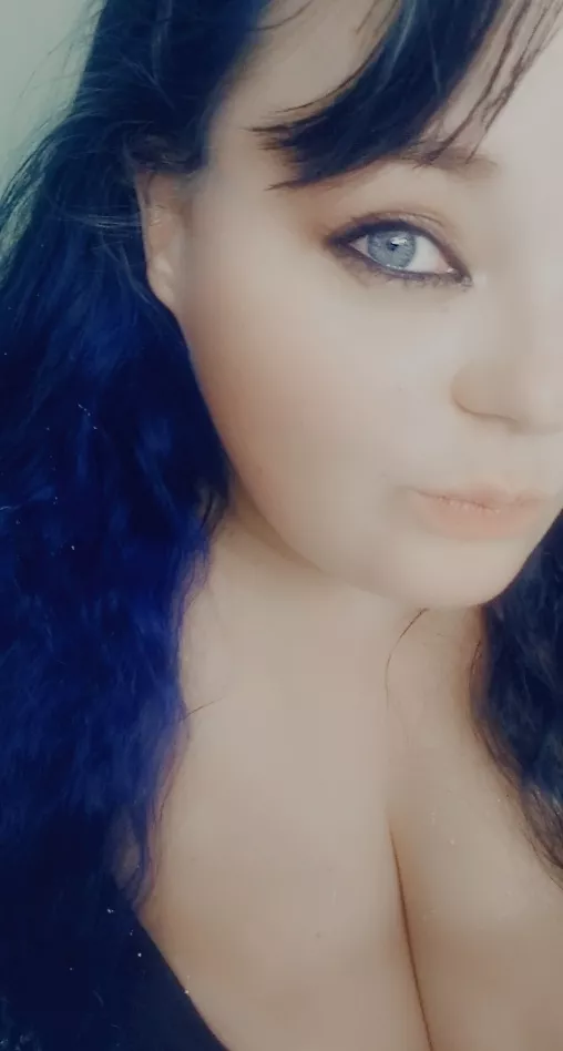 Loving the new blue hair ðŸ˜ posted by randombear1021