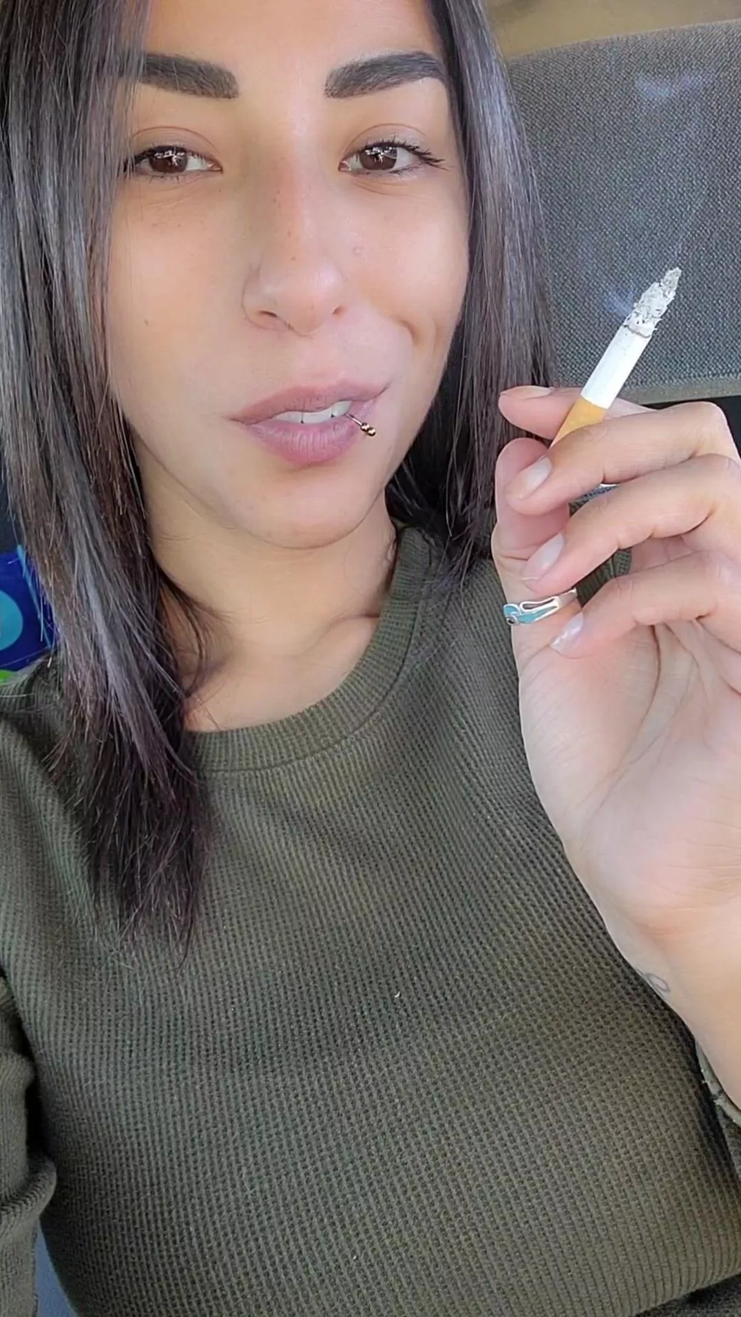 Lunch break smoke 🚬 posted by Alternative-Oil-2220