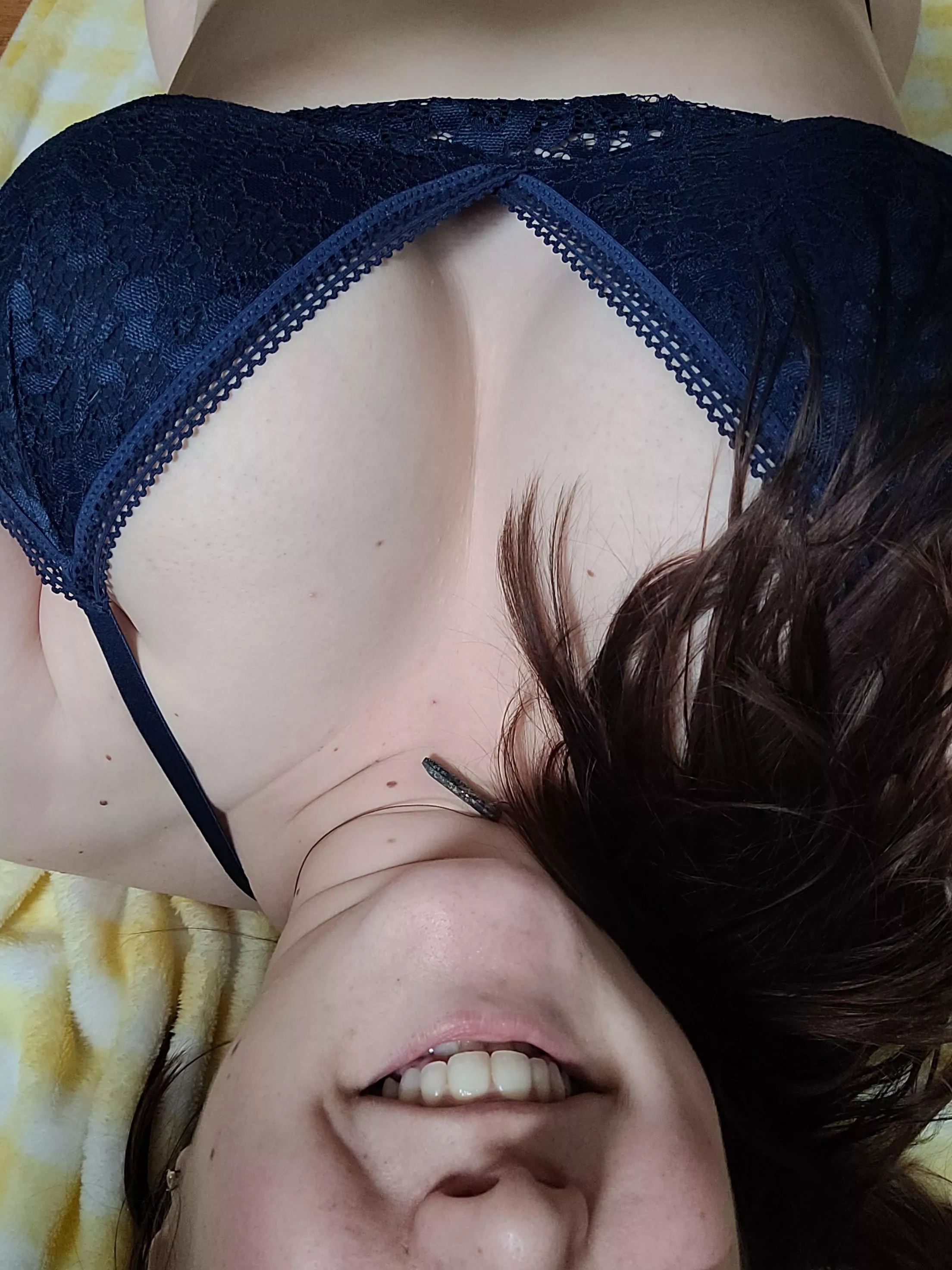 Lying back waiting to be face fucked🥺💦💦 posted by yourbakedbabe