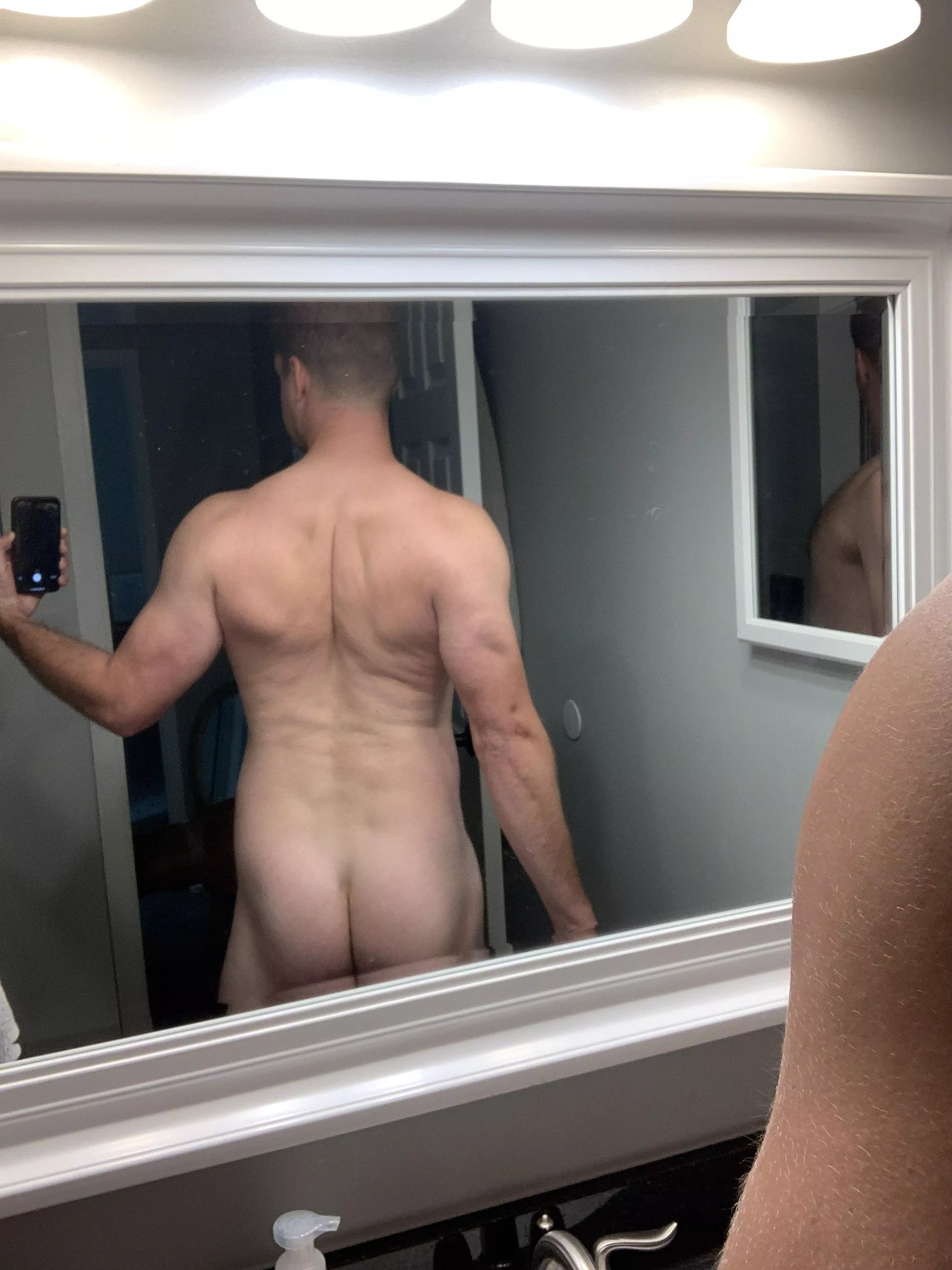 (M) 28 hard body work! posted by Northbb14