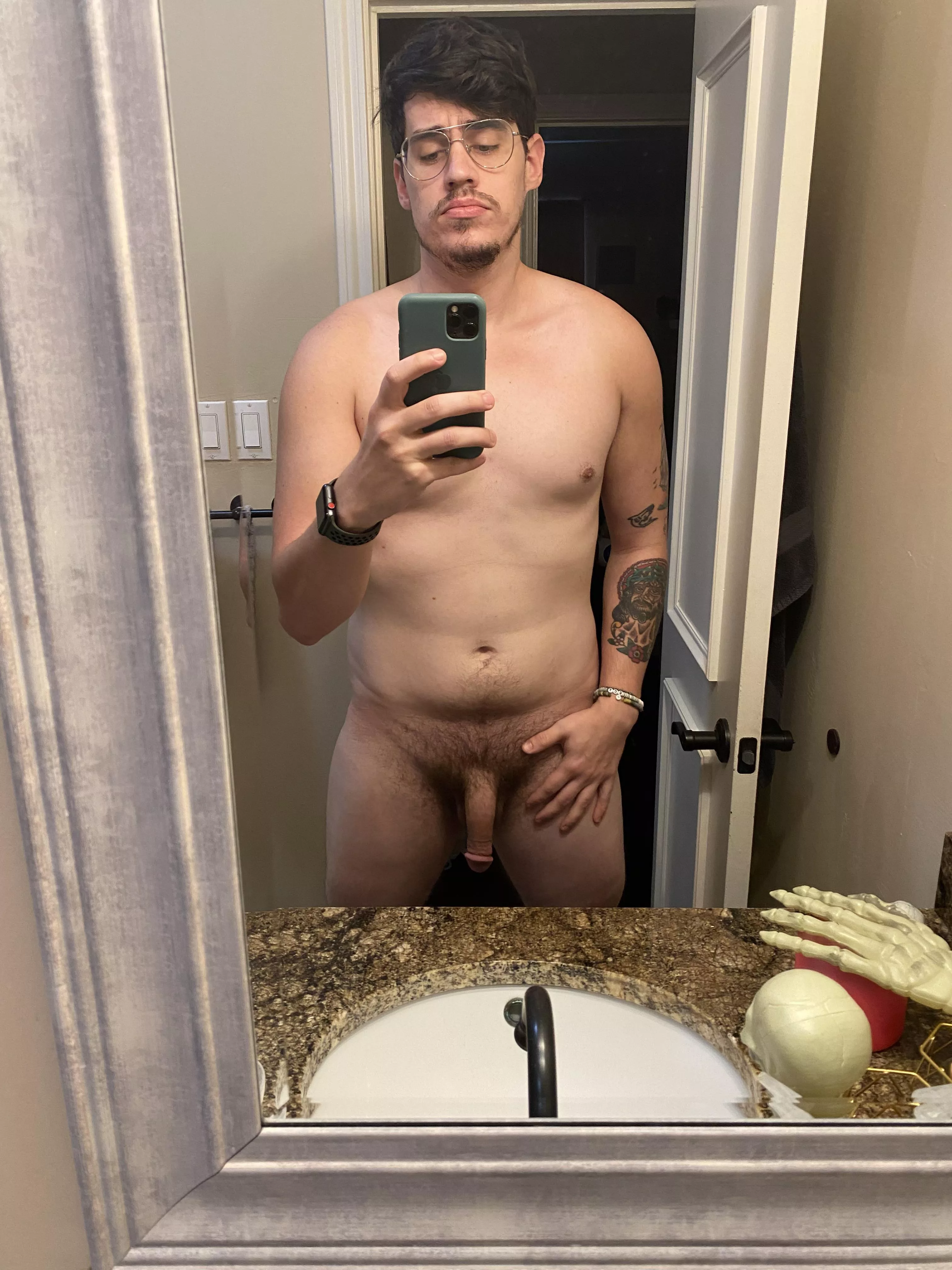 [M 30 6’0 180lbs] been struggling with fluctuating weight due to new meds and can never decide on what to do with my pubes… not a confident morning. posted by frodoswagginzz2