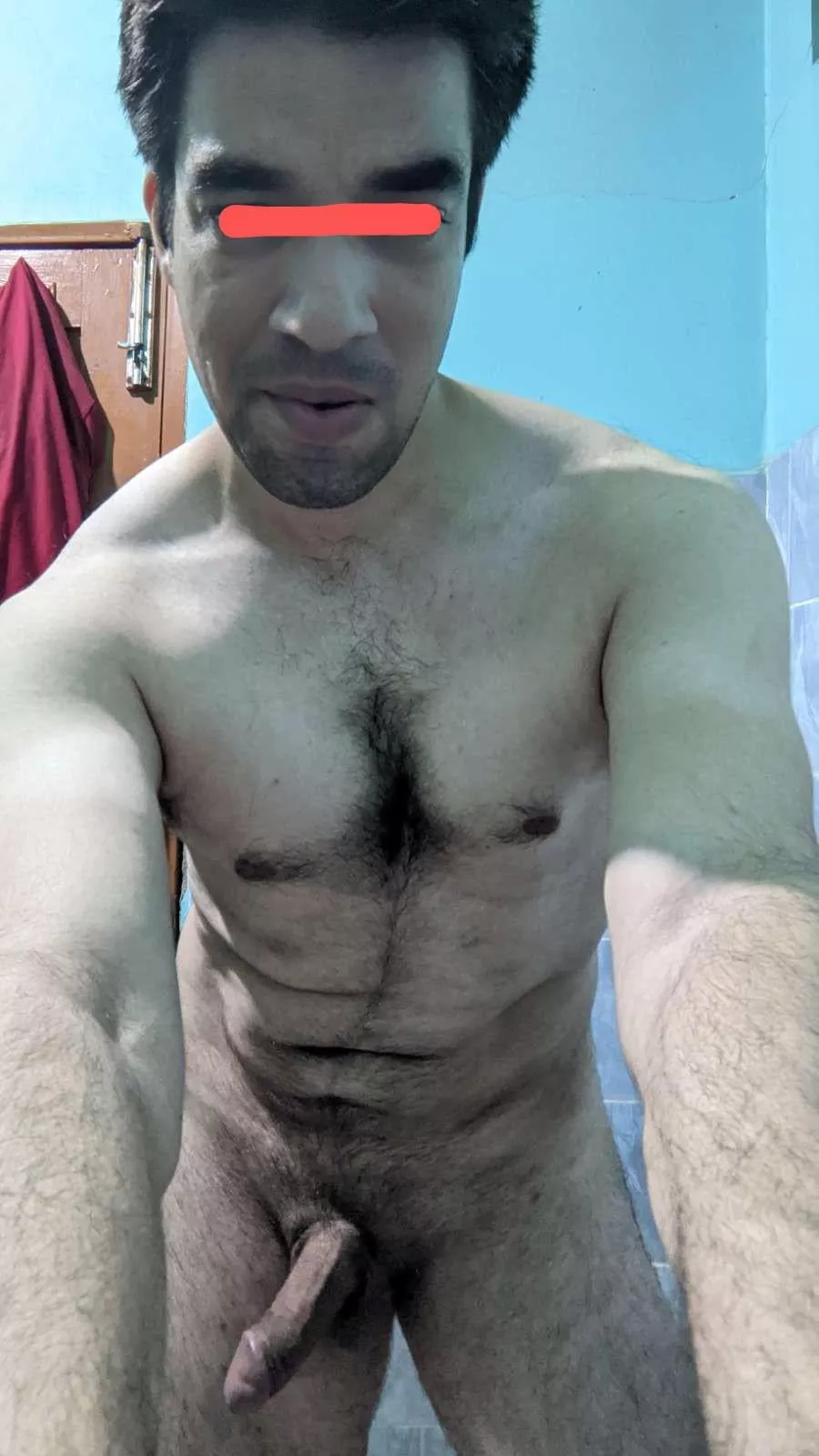 [m] 31 Nude selfie after workout posted by shawnsmith747