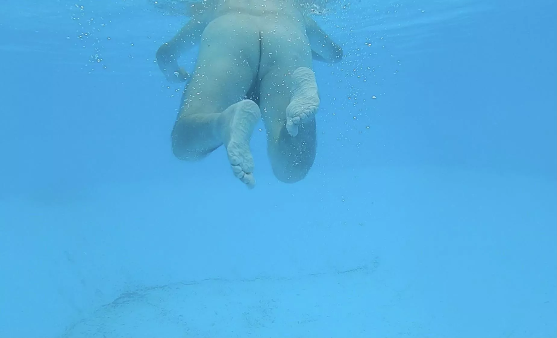 [M] 62 206 lb 5’9 Getting a Kick Out of the Pool posted by eyesaby