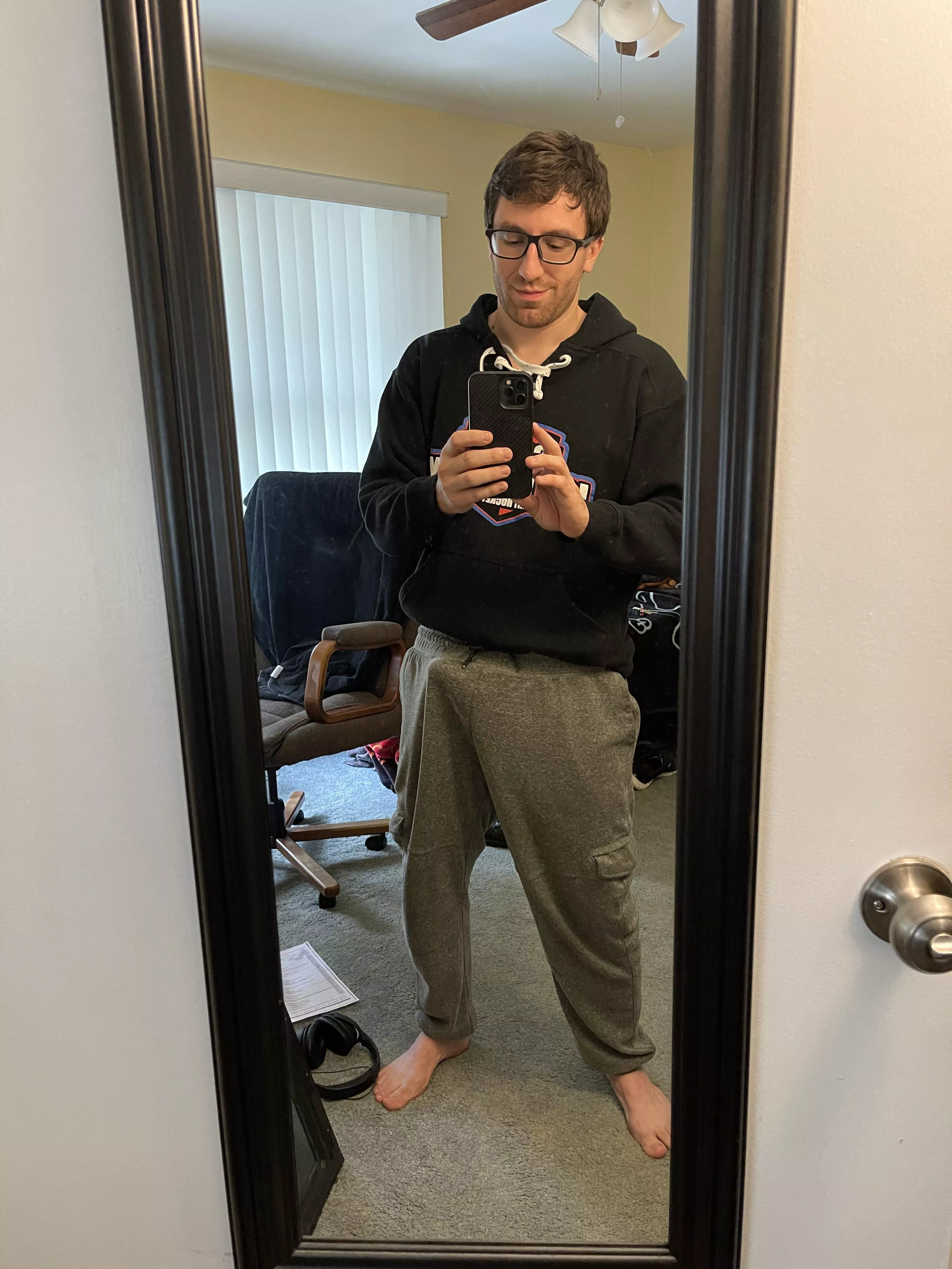 (M) Ladies, are you ready for grey sweatpants season? ðŸ˜‰ posted by aFunLongIslander