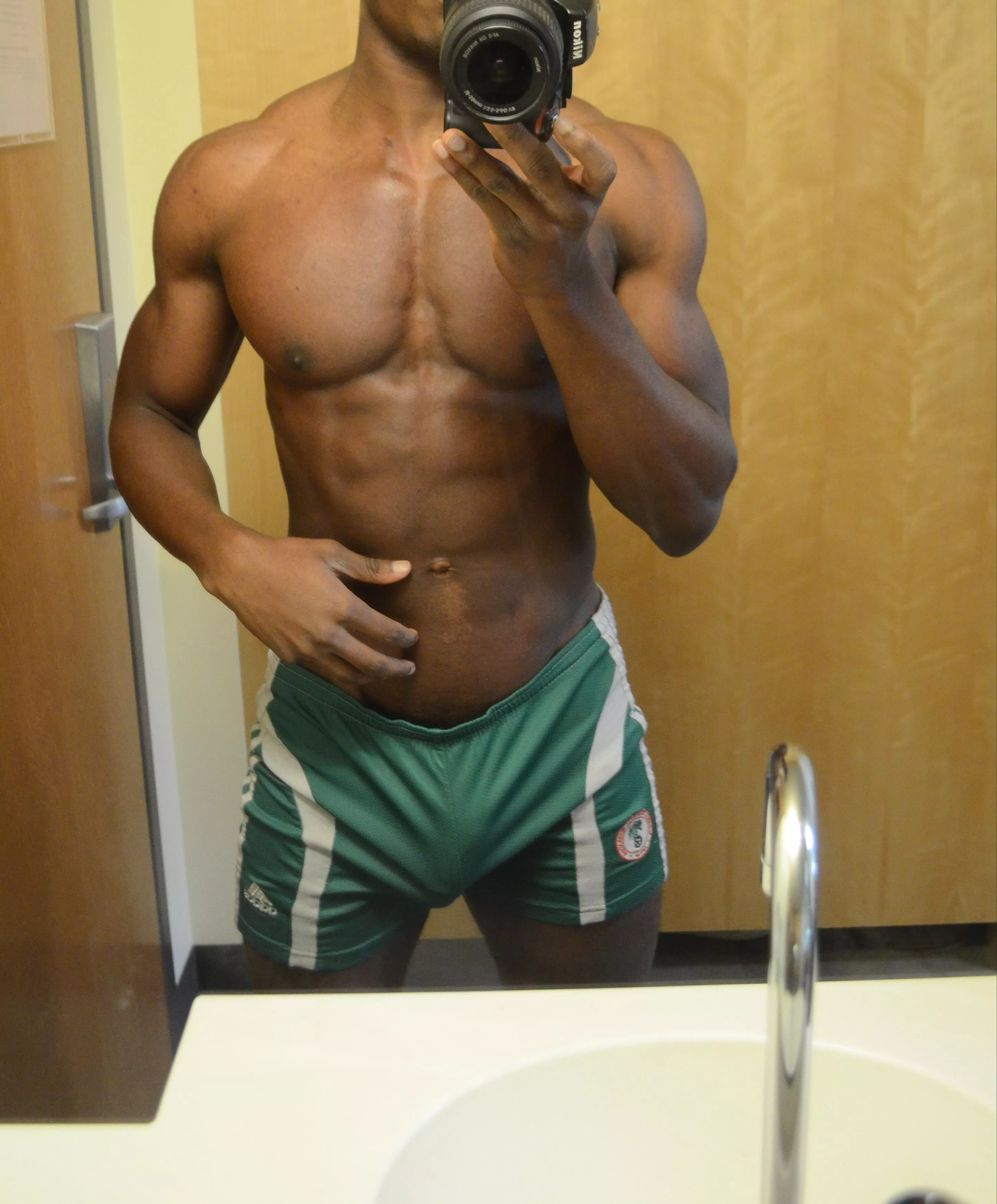 [M] New to this subreddit but I like to workout so heyy 👋🏾 posted by toni-veracruz