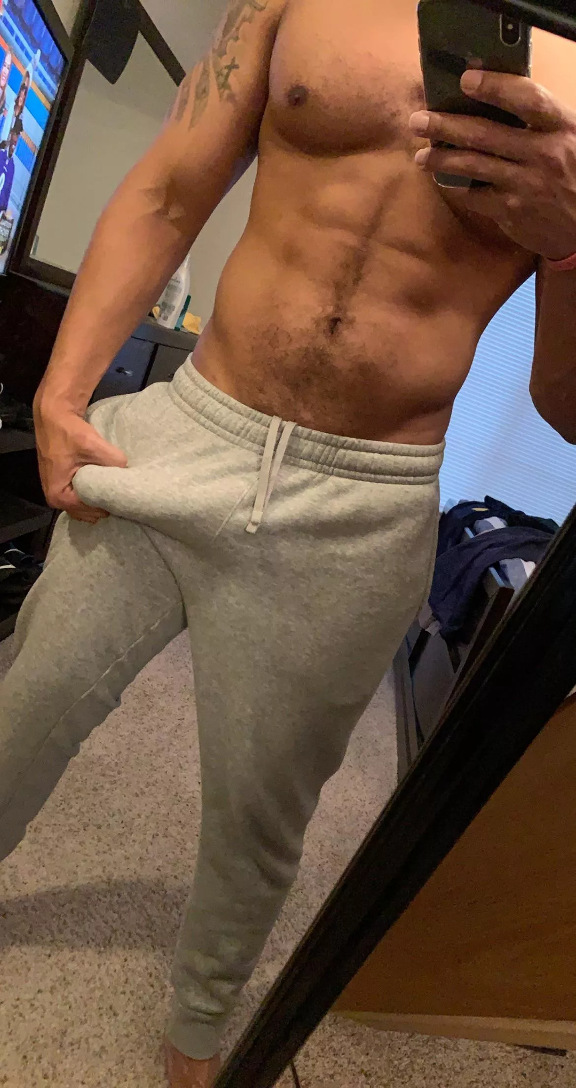 [m] Post workout Woody 😩 posted by BDChae