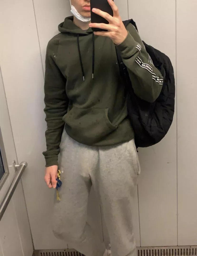 (M18) Going to school like this is fun 🤤 posted by ZealousidealMenu4842