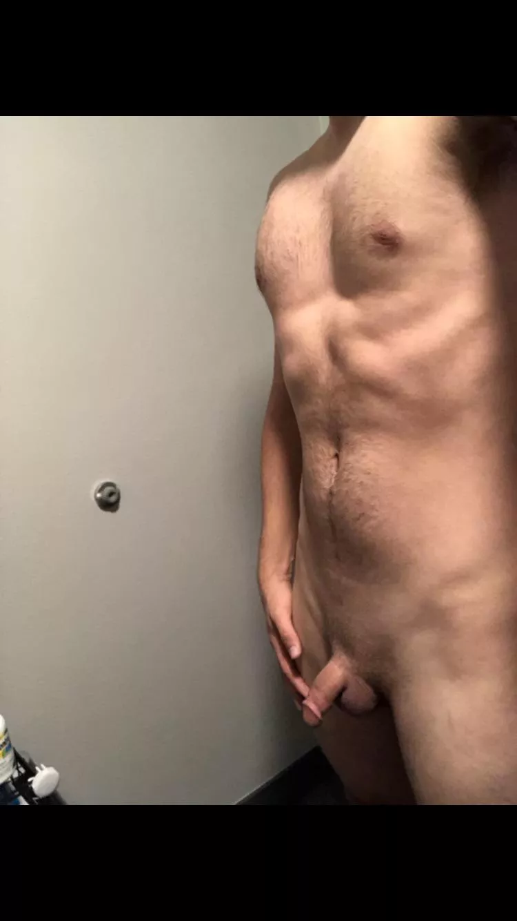 M22 190lbs 6’3 How do I look?😜 posted by Ok-Conversation9397