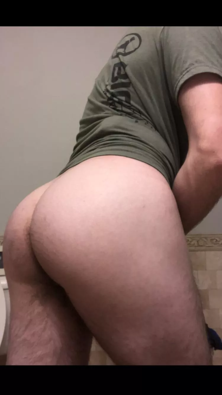 M4A Dm me if you like what I see. I want you to use my ass posted by Royal-Blueberry3159