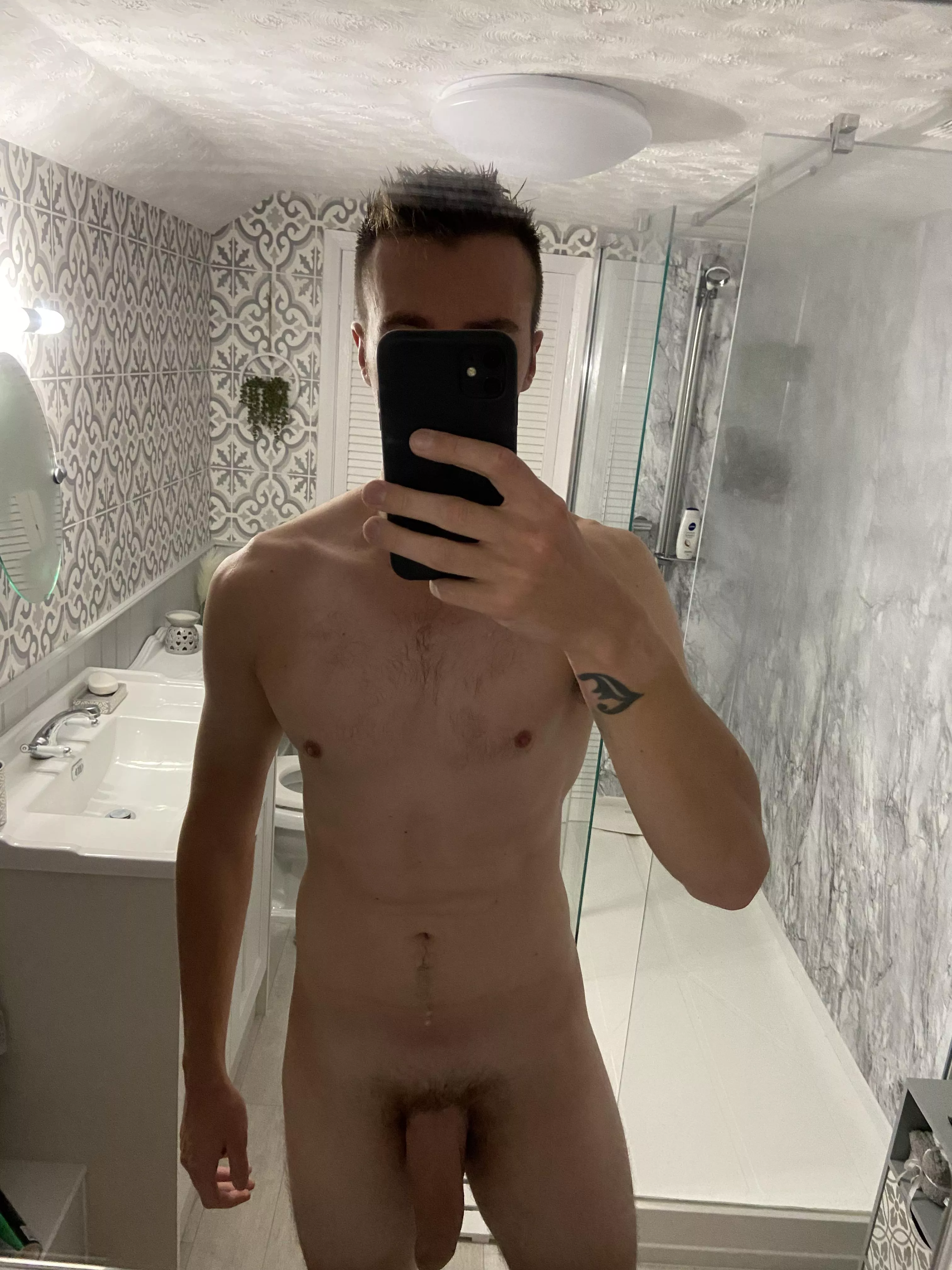 Male , 22, 175lbs, 6ft posted by hornyrunnerst3