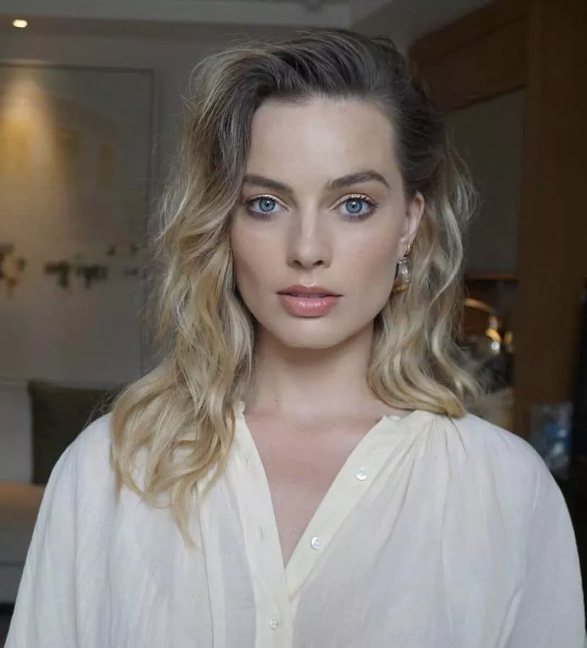 Margot Robbie posted by Justforfun218