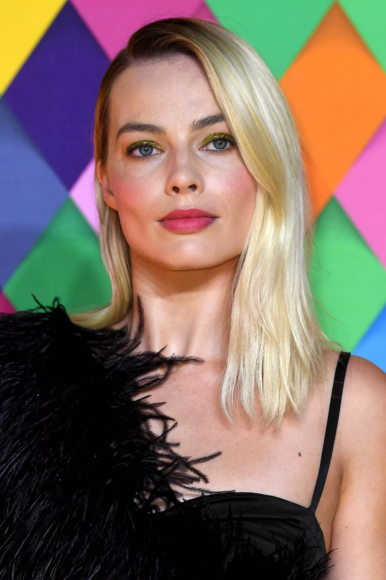 Margot Robbie posted by curiousbowling