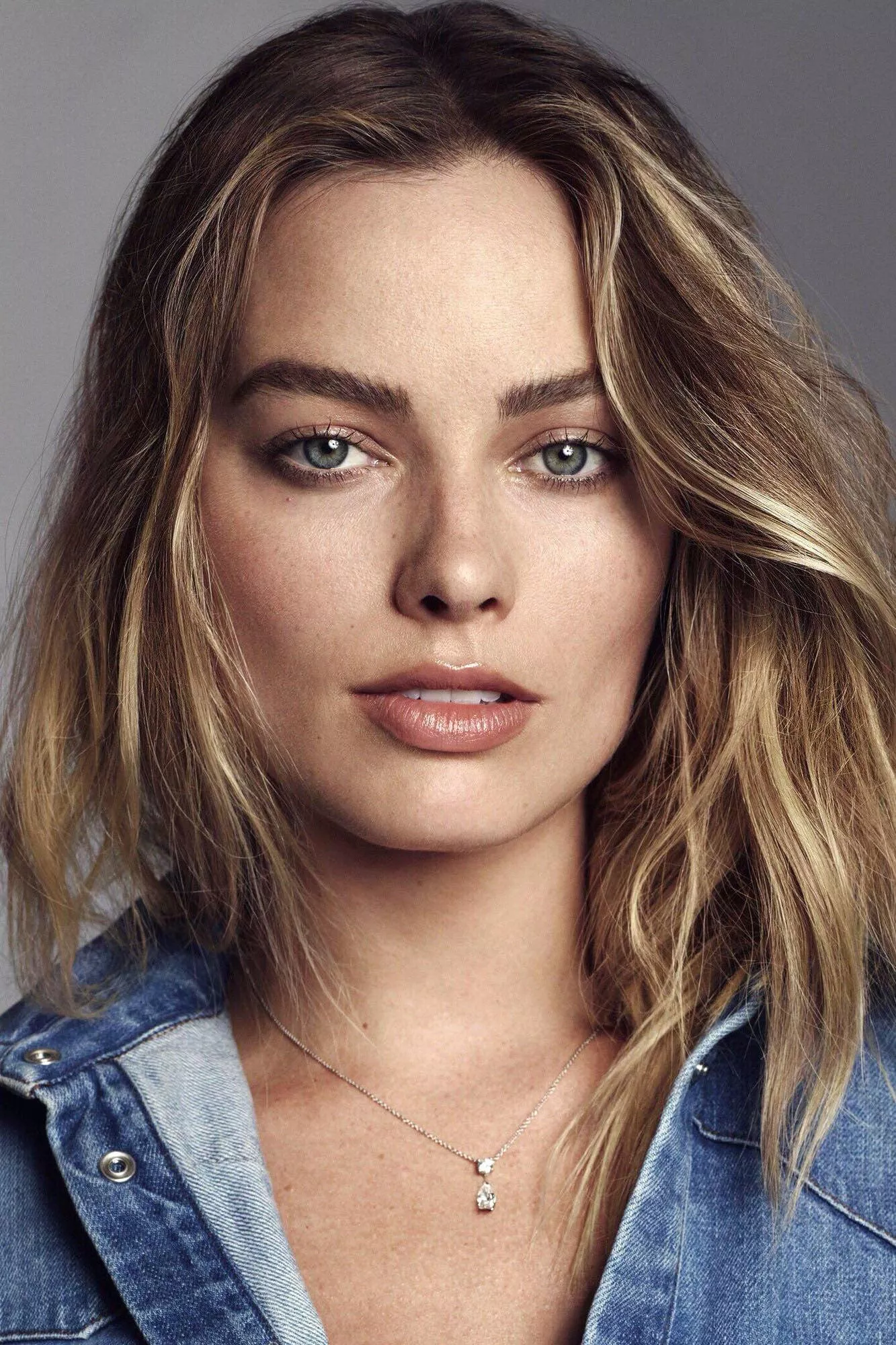 Margot Robbie posted by OverallPreference842