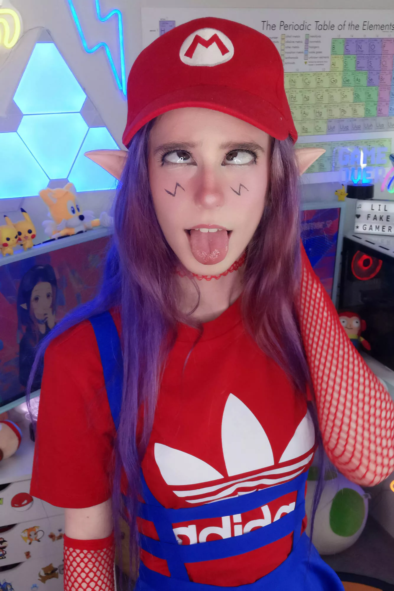 mario dropping hints 😏❤️ posted by lilfakegamer