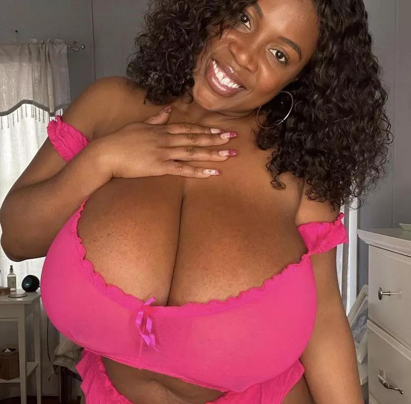 Maserati could bury me in her juicy tits posted by RavnAhriman2