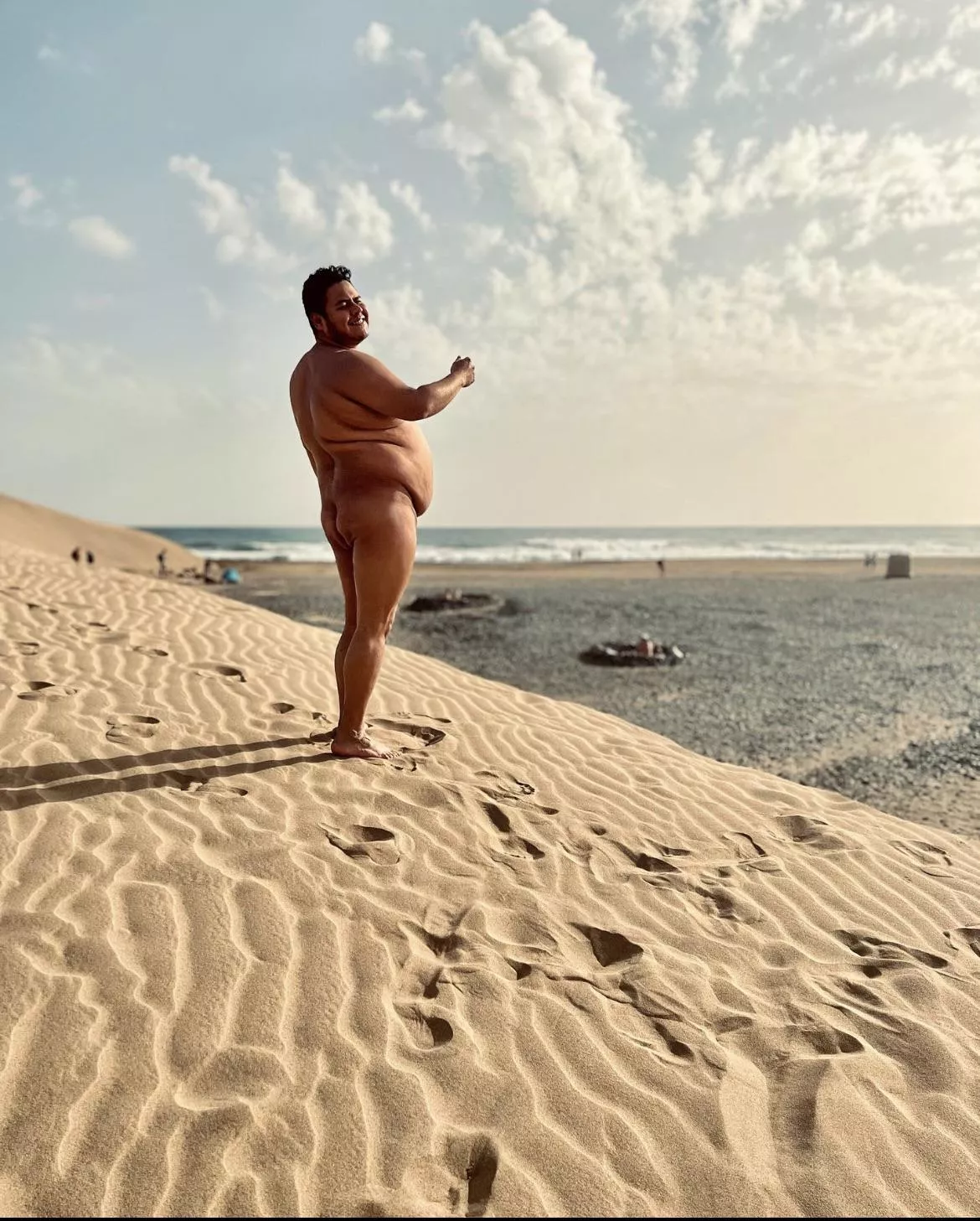 Maspalomas is a huge beach in gran canary, it’s clothing optional so one chooses what to wear and I choose sunscreen 😅 posted by Cristian__mauricio