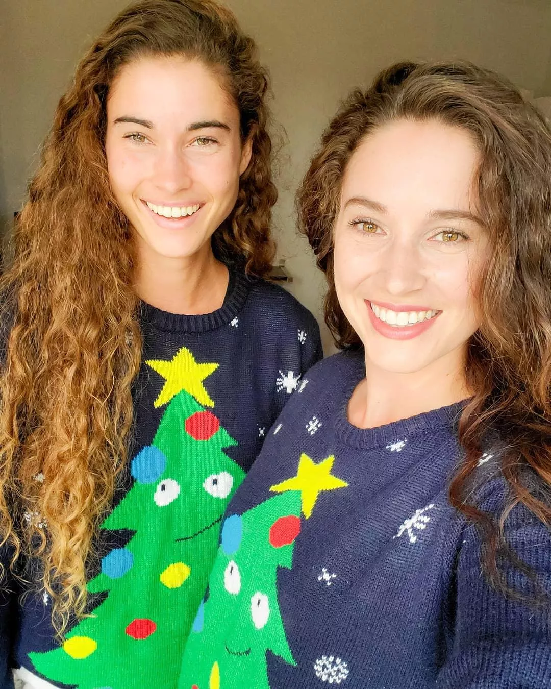 Matching sweaters posted by Chaturbater1