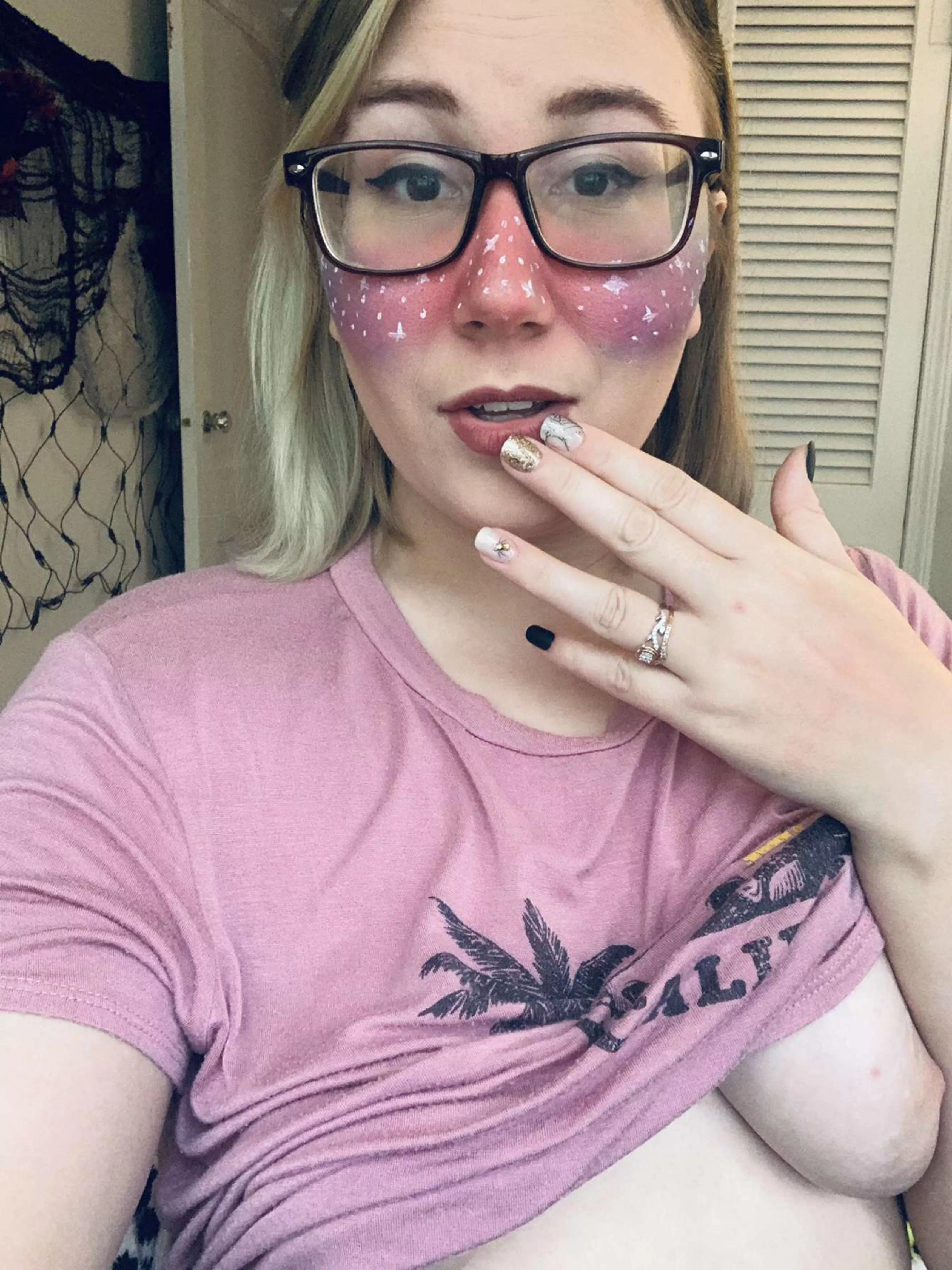 May have gone overboard with the galaxy cheeks ðŸ’‹ posted by NikkiKitten01