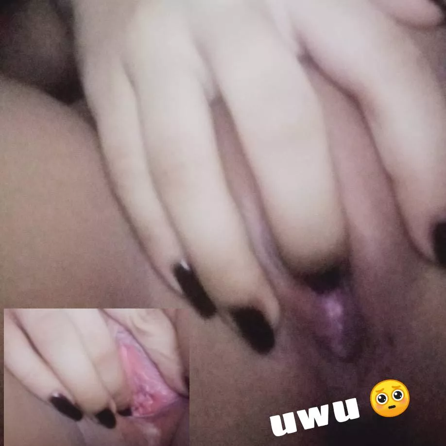 Me, (f)lexing my nails ðŸ’… posted by uuuuuWuuuuu2x