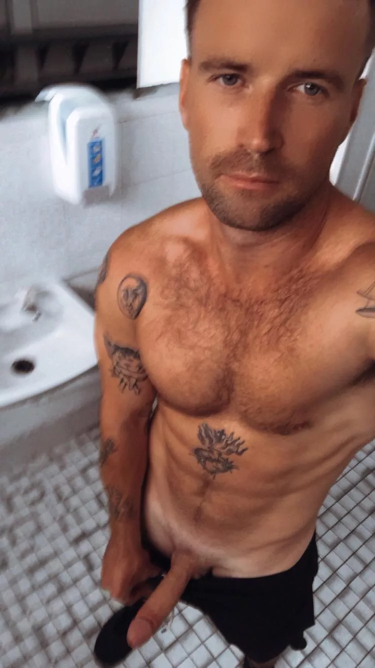 Meet me in the gym bathroom (m) posted by hot-daddy-fantasy